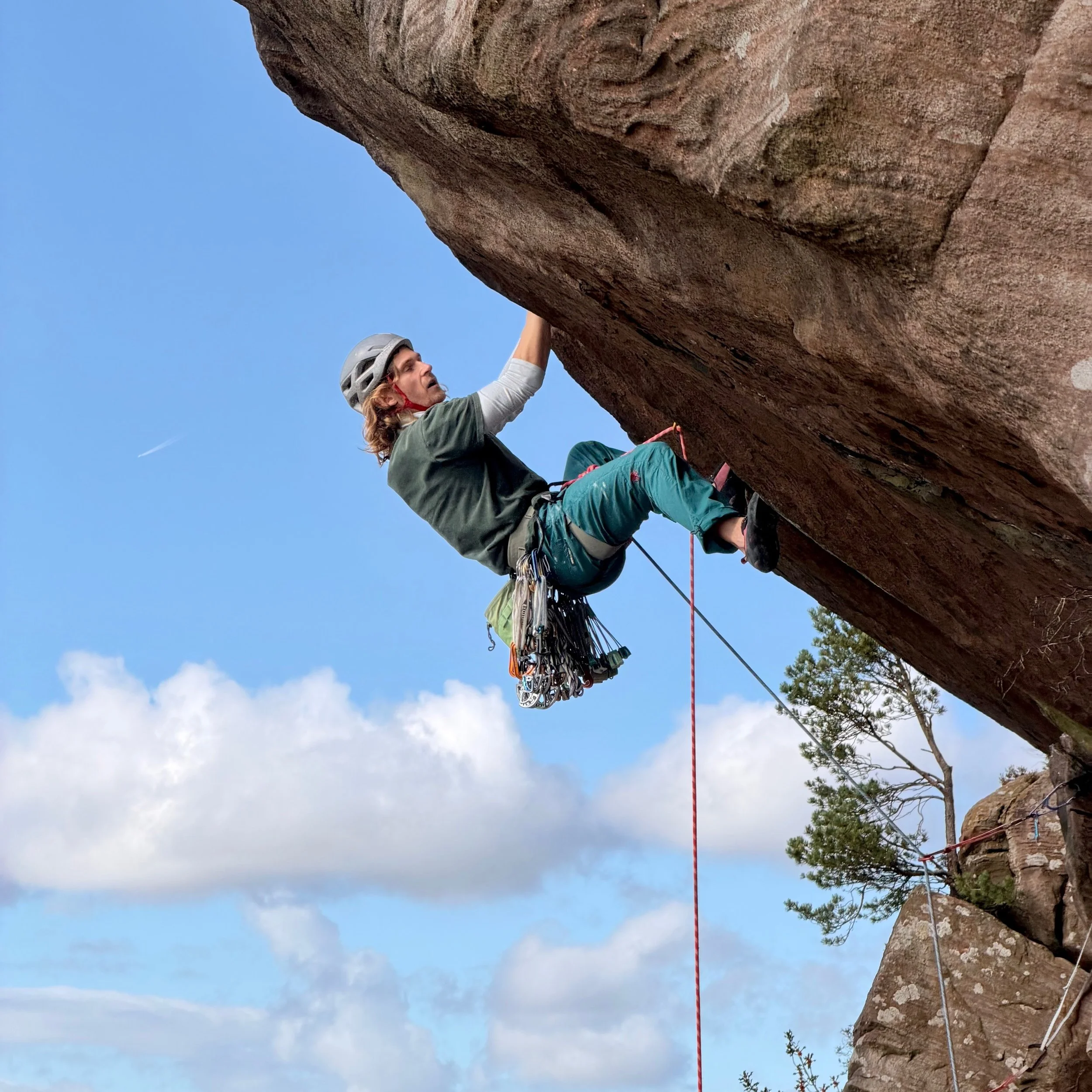 In which NLMC marks the start of grit season with a group siege of the Sloth, some instructive offwidth practice and dinner at the terrific @the_lazy_trout_pub_meerbrook ☀️🧗🪨🍽️🩹

#NLMC #TheRoaches #Roaches #PeakDistrict #Gritstone #GritSeason #Th