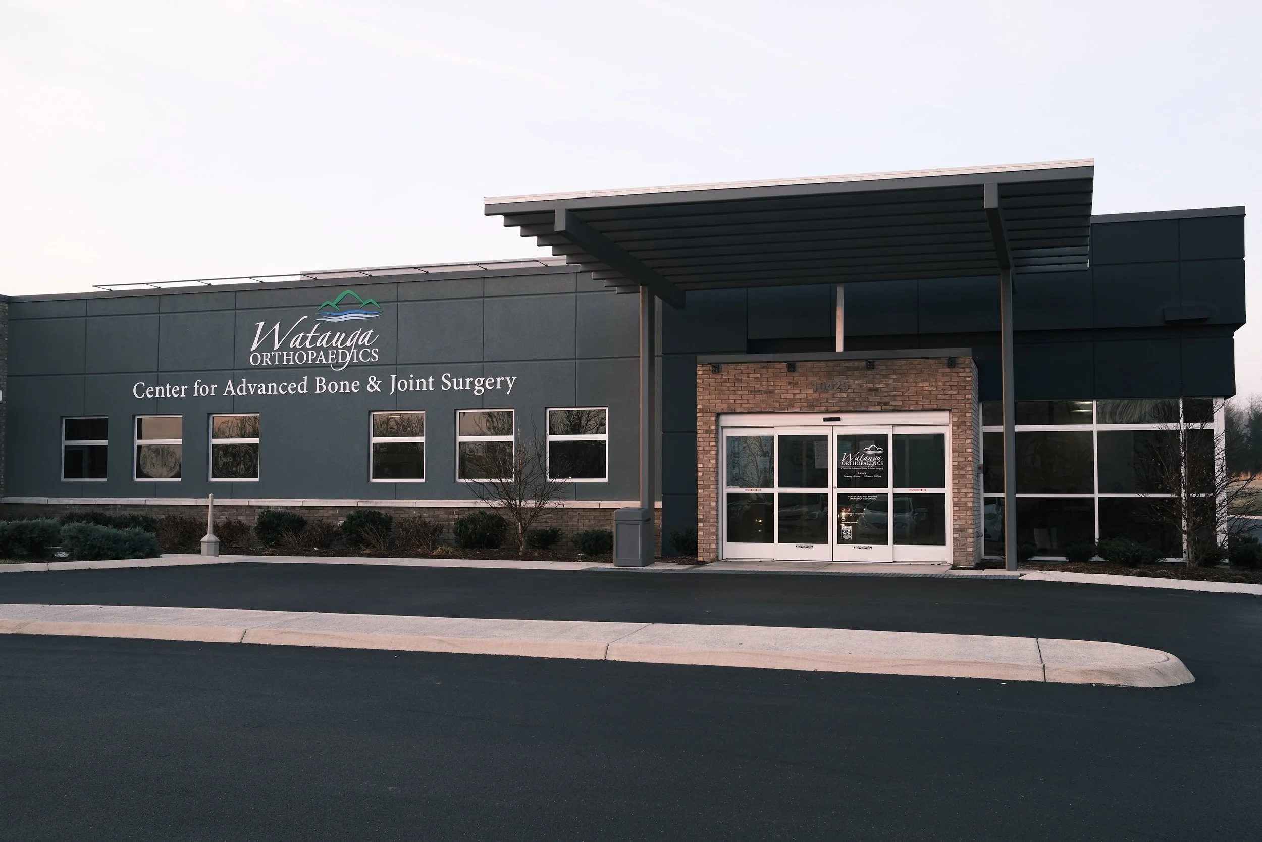 Watauga Orthopaedics Center for Advanced Bone and Joint Surgery in Johnson City, TN, where outpatient hip and knee replacement procedures are performed.