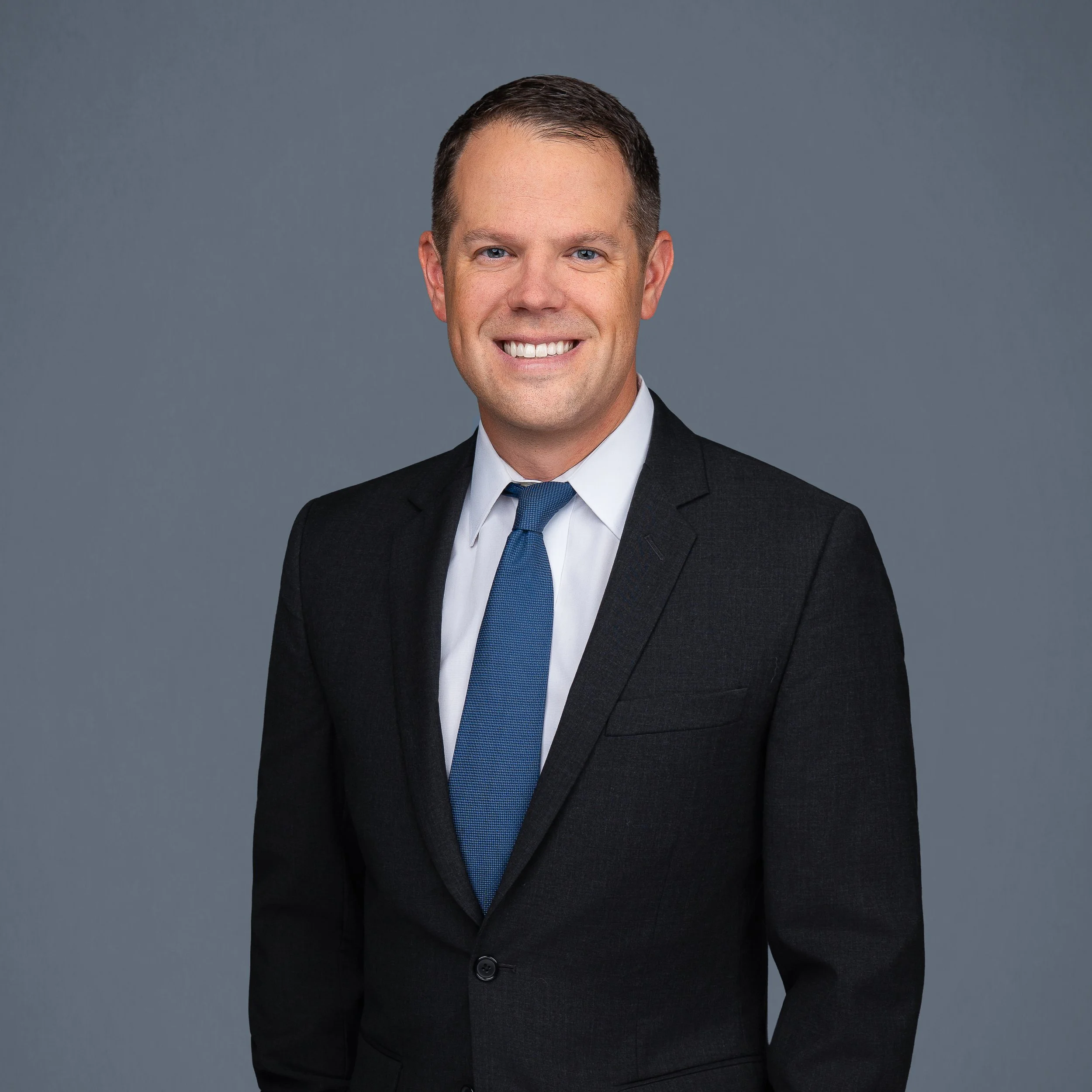 Orthopedic surgeon Dr. Thomas W. Gill Jr in Johnson City, Tennessee specializing in hip and knee replacement surgery.