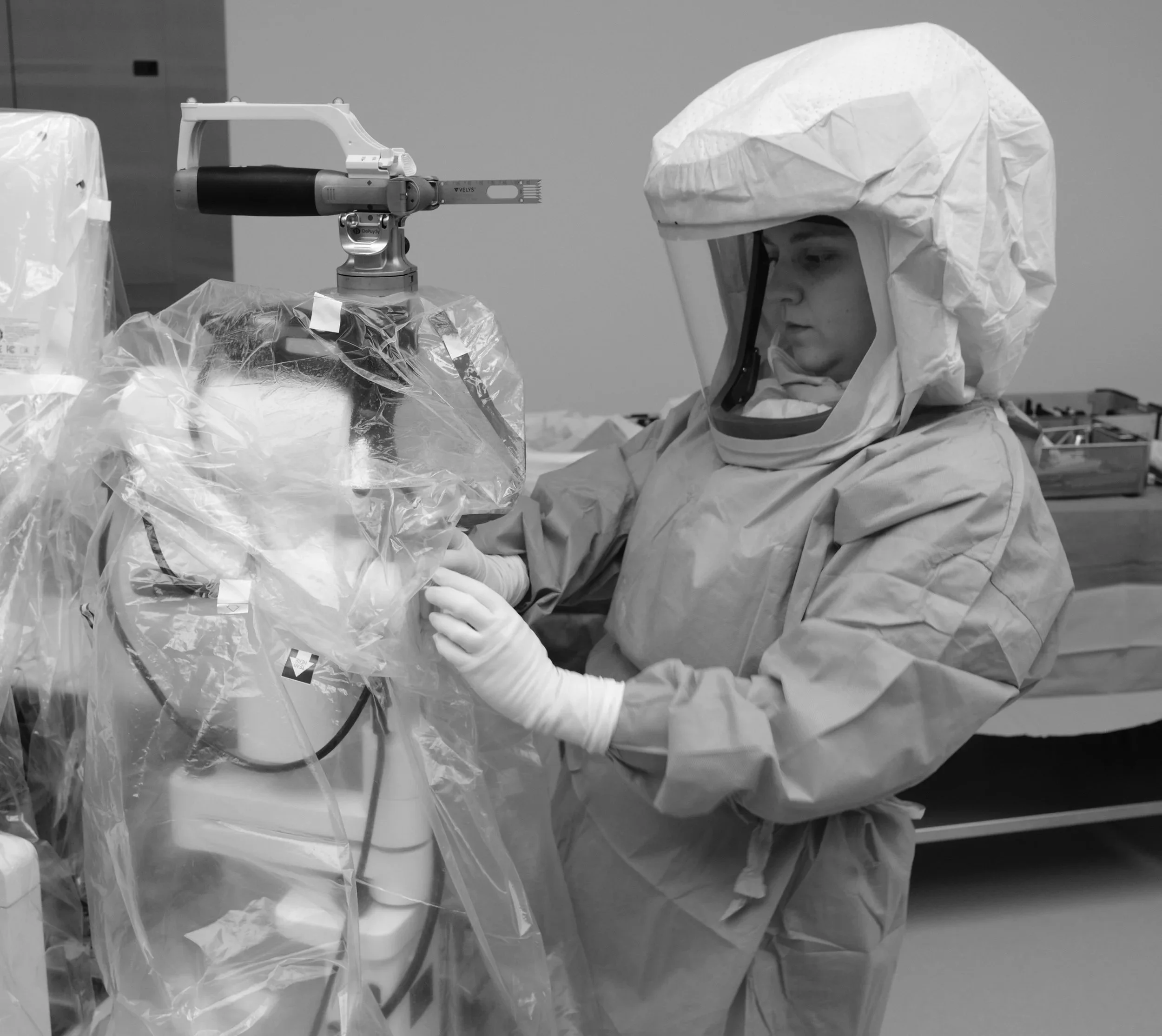Robotic-assisted knee replacement surgery setup demonstrating precision alignment technology.