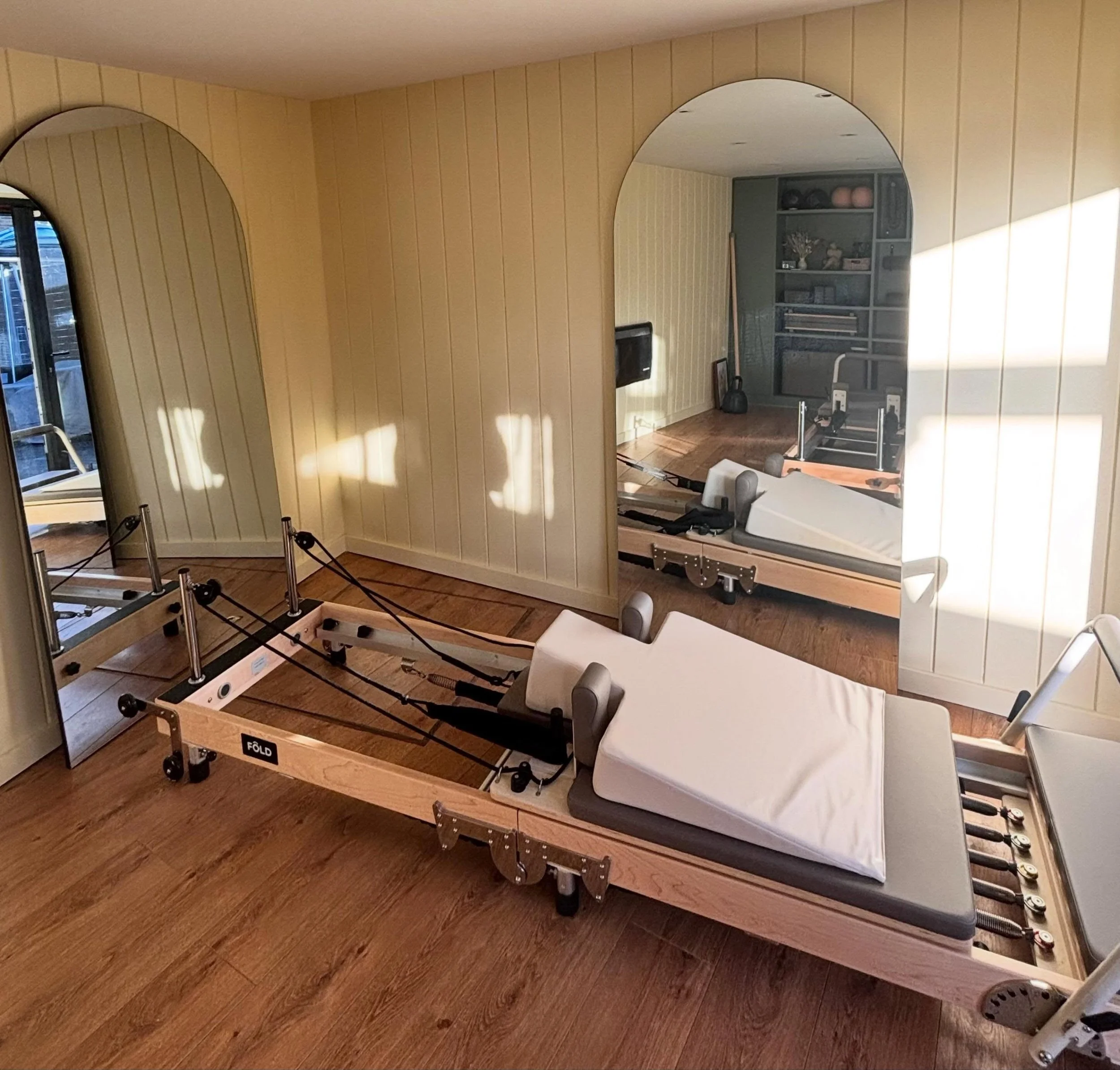 That morning summer sunshine hitting the studio☀️ 

Summer is just around the corner and there is no better time to book into a class at LOPilates. Whether you are curious to try your very first class or looking to deepen your existing practice, the 