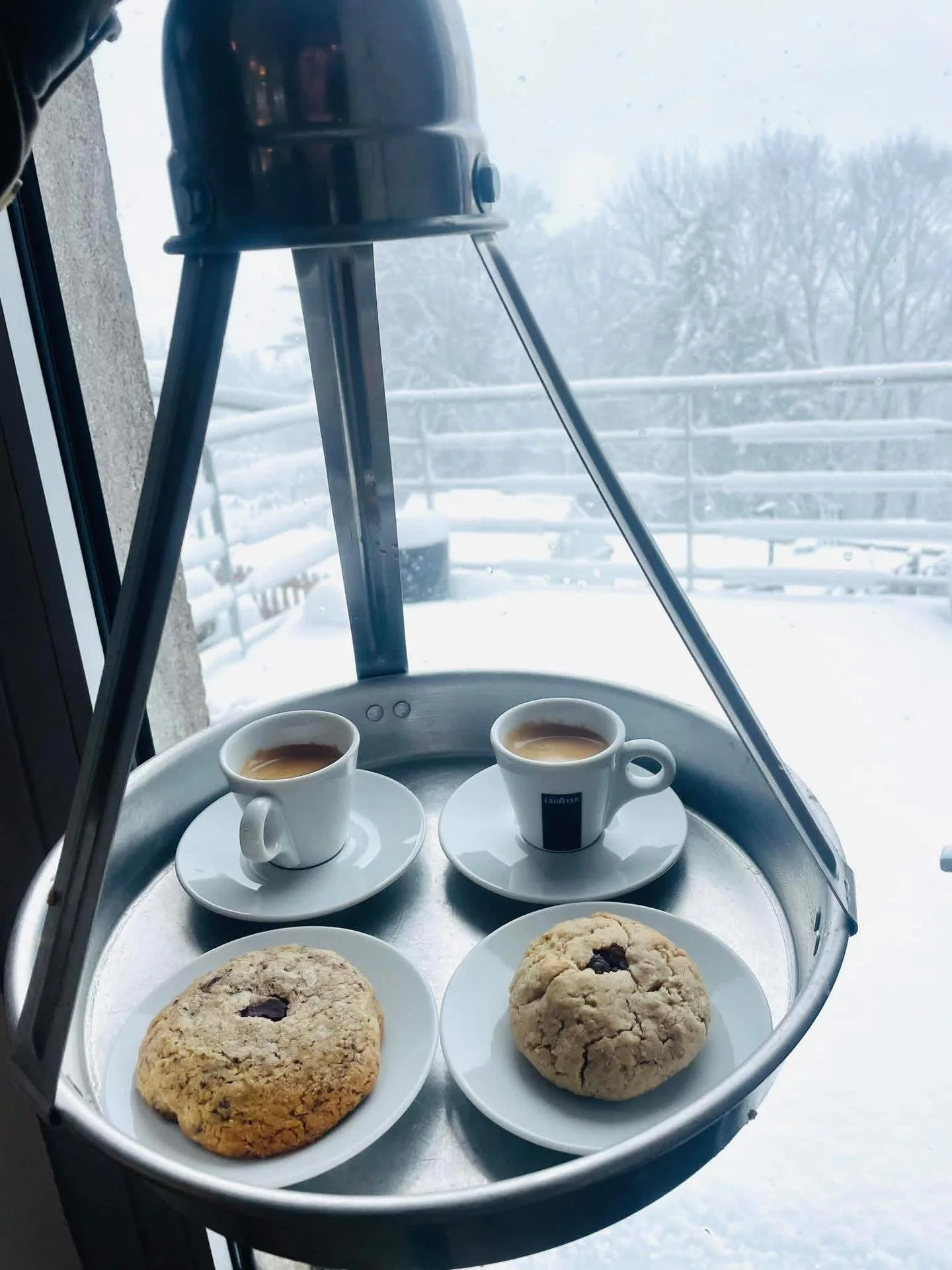 Petit mot en toute transparence ☀️☕️

Le prix de nos fournitures, notamment le caf&eacute; en grain, conna&icirc;t une forte hausse en raison d&rsquo;une crise mondiale de production. 
Plut&ocirc;t que de r&eacute;duire la qualit&eacute; du caf&eacut