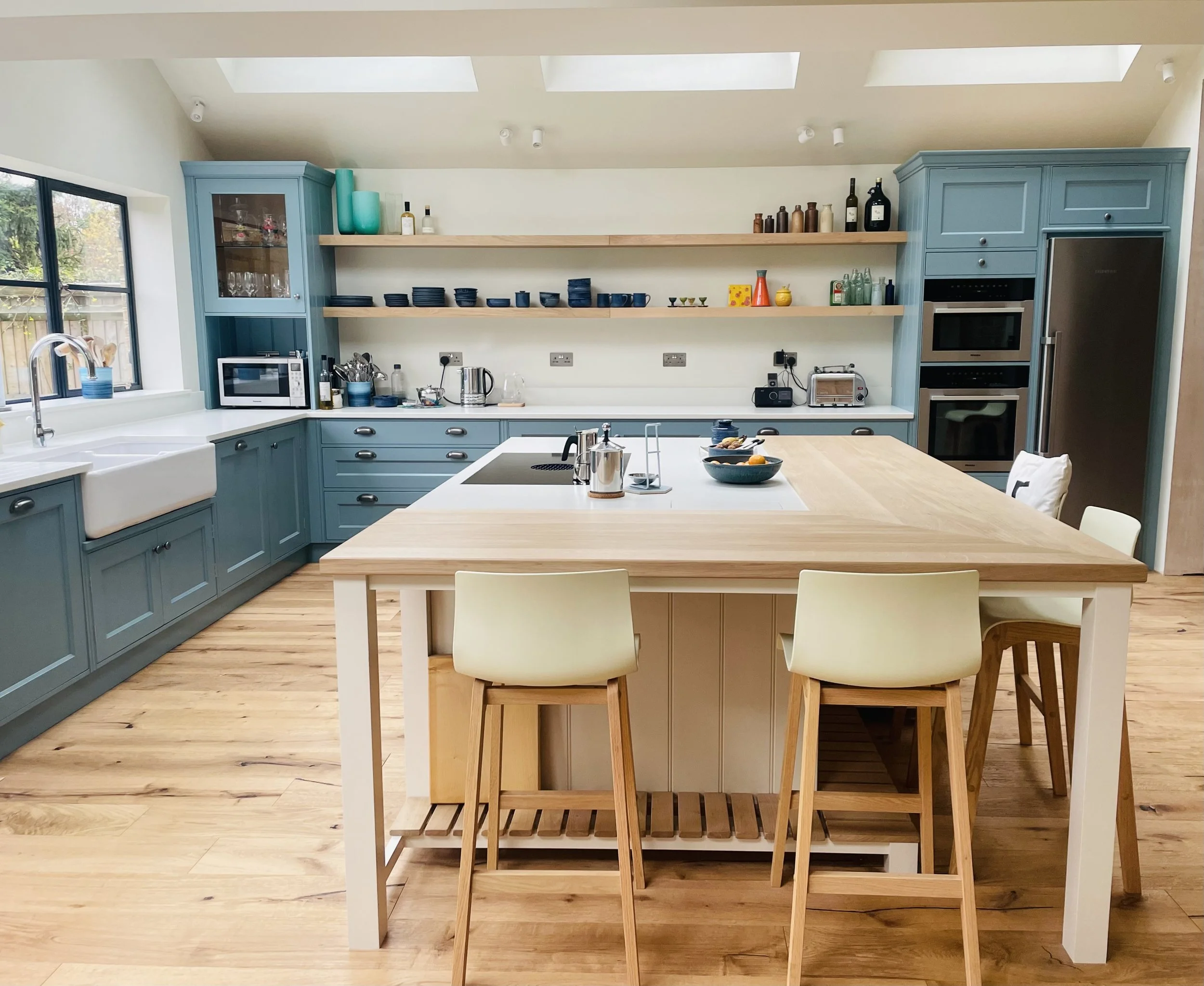 Contemporary bespoke kitchen designed by Jonathan Reynolds Ltd in Beckenham