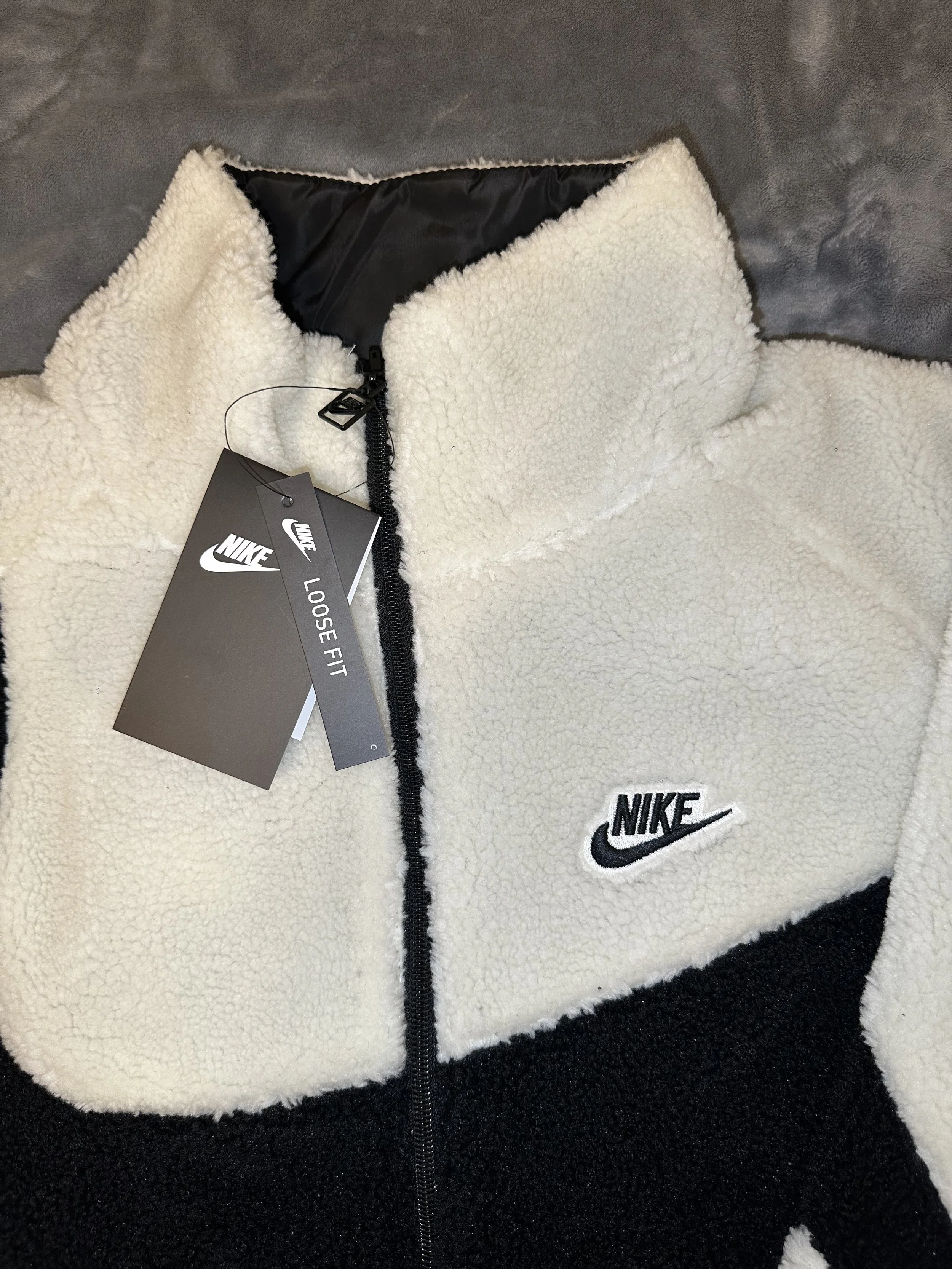 NIKE BIG SWOOSH WHITE2.jpeg