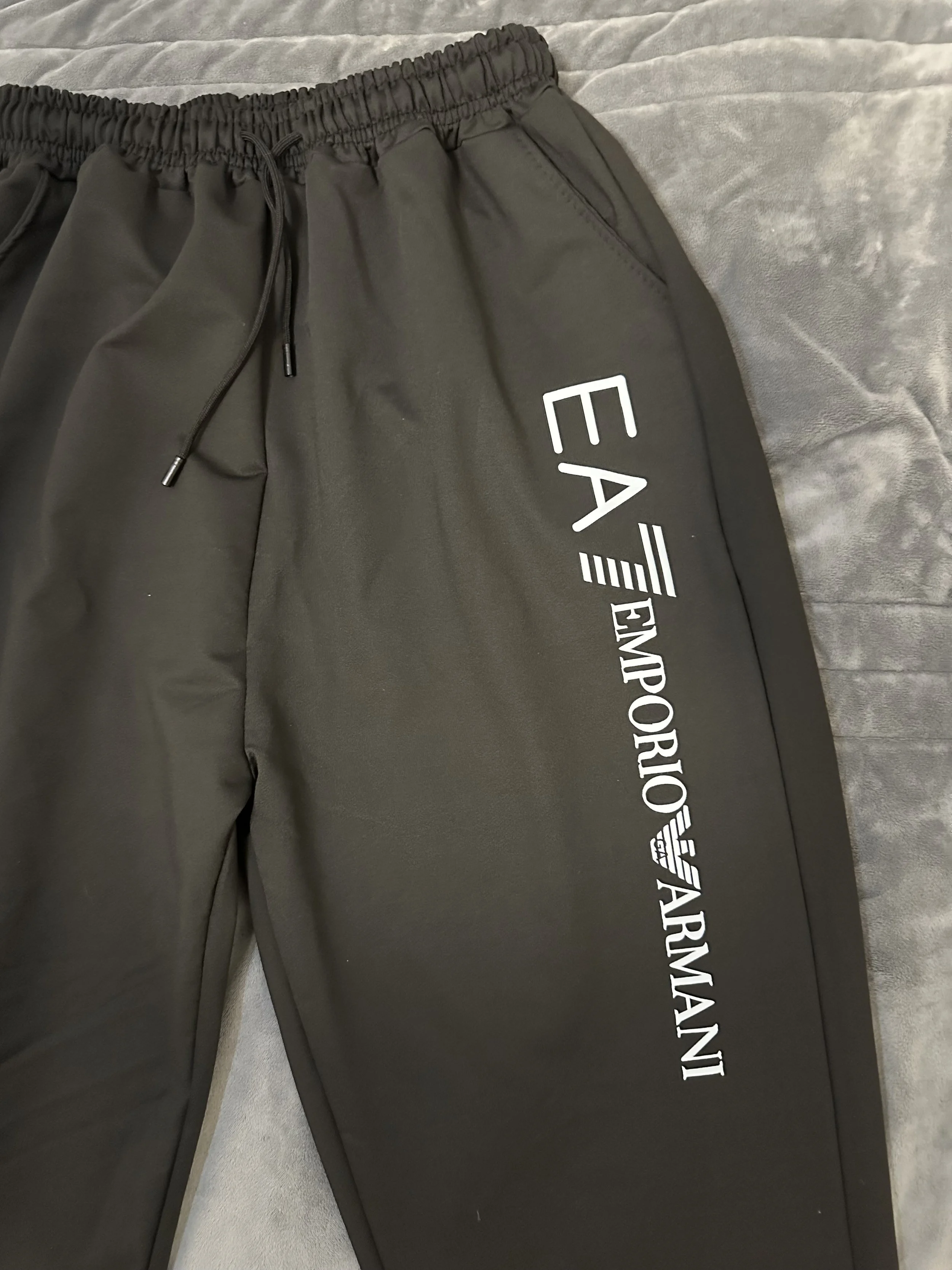 EA SWEATPANTS