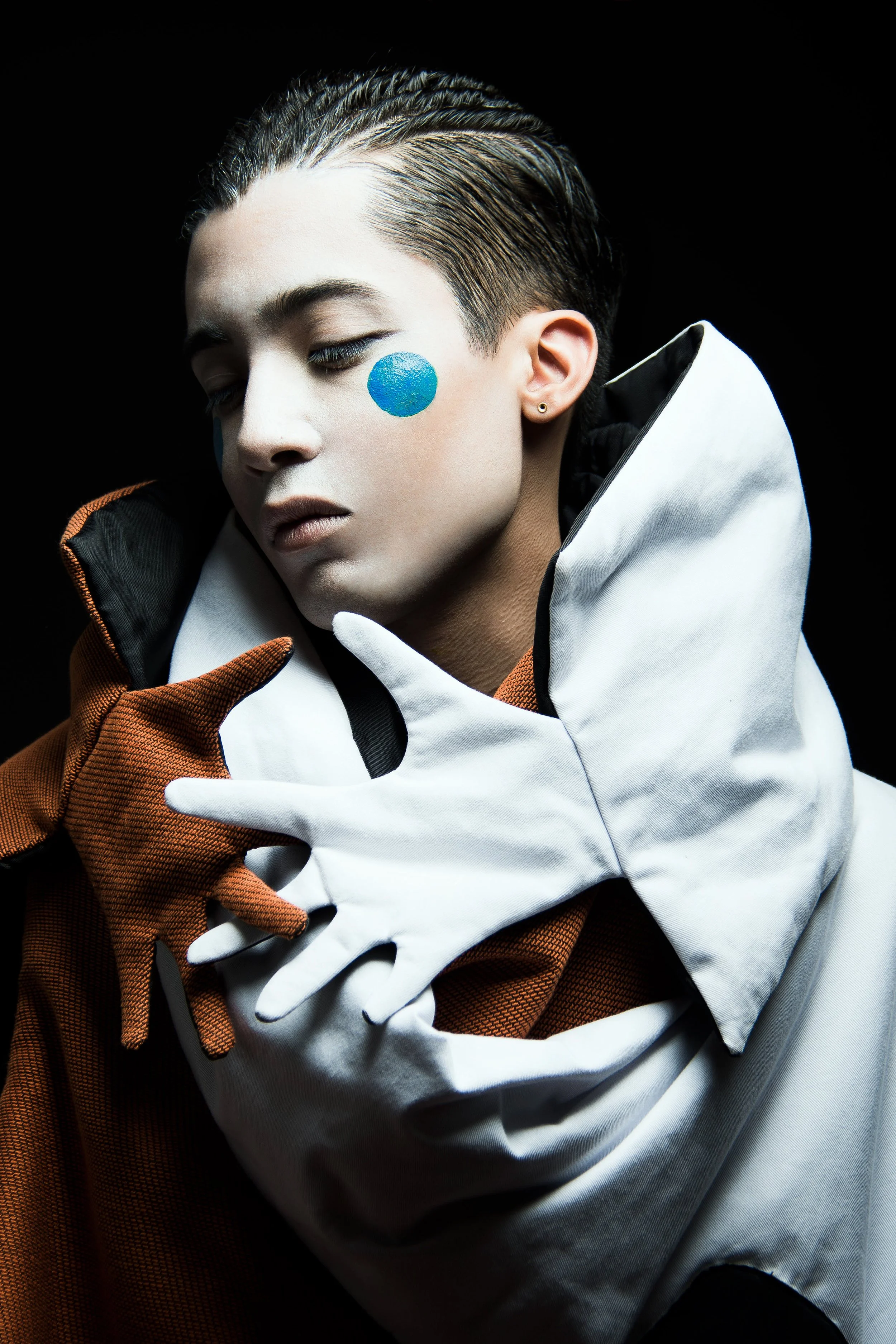 Photography: @lnznk 
Model: @Oscar for New Icon Model Management
Styling Assistance: @David Pelcastre