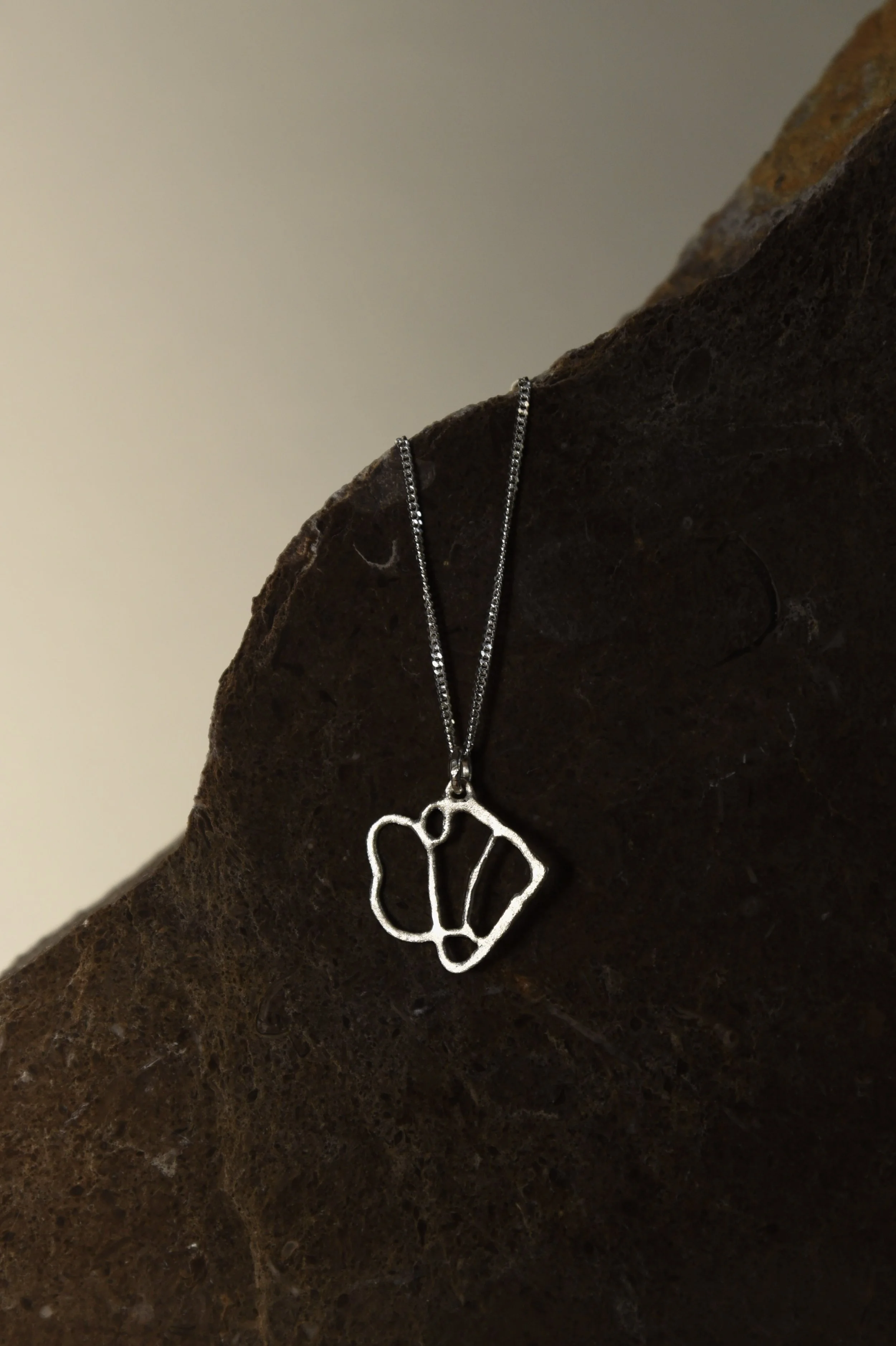 Frosted abstract necklace