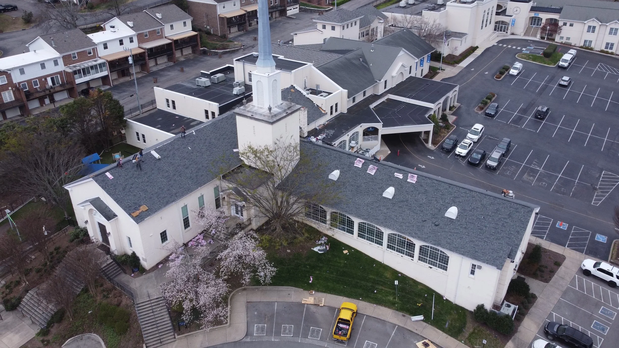 Commercial roofing system on a large commercial property in Gallatin