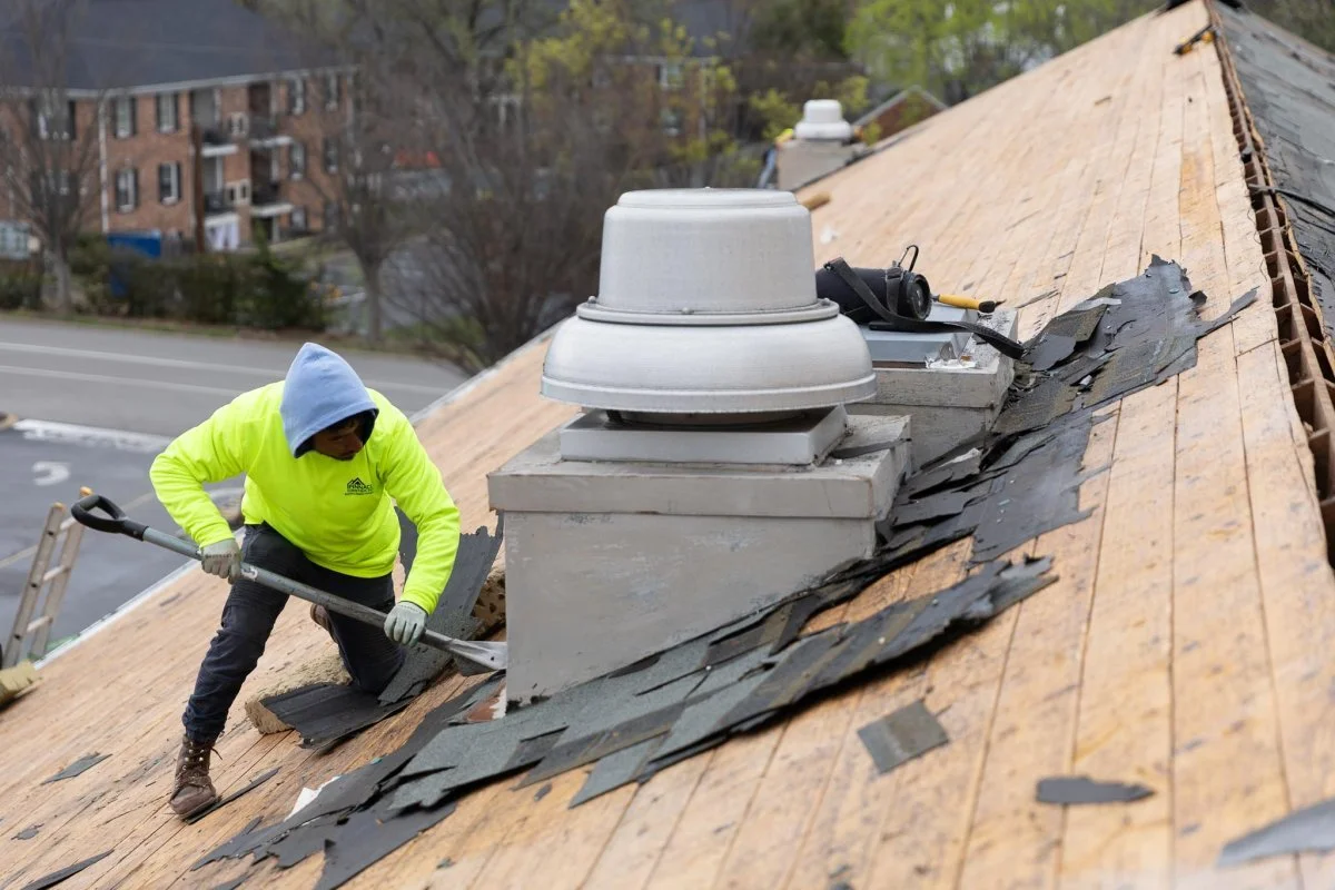 10 Critical Signs You Need a New Roof: A Middle Tennessee Homeowner’s Guide (2026)