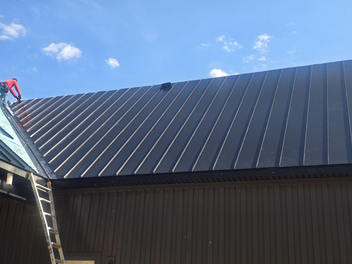 Commercial Metal Roofing in Middle Tennessee: A Professional Buying Guide