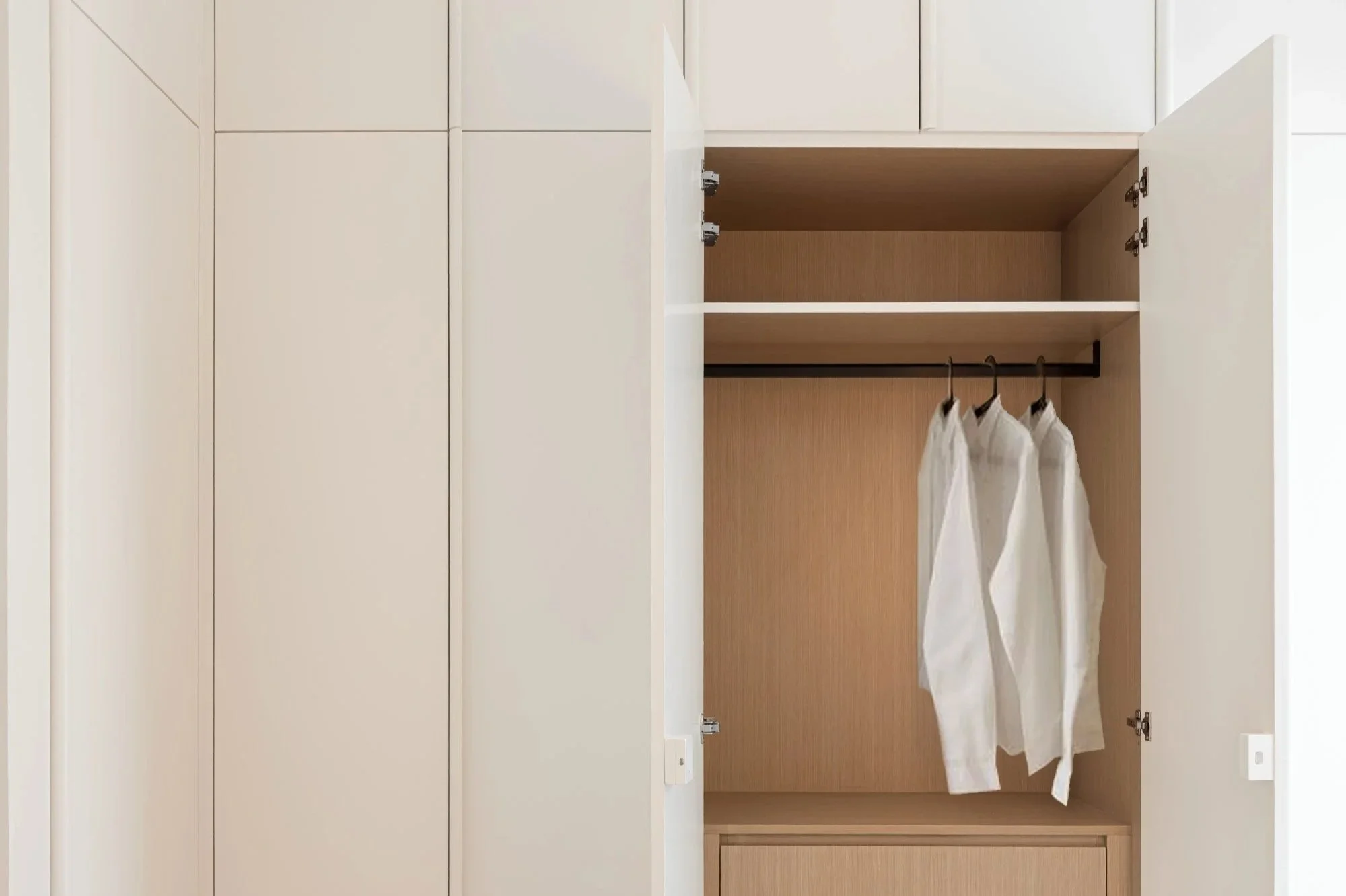 Wardrobe.jpg