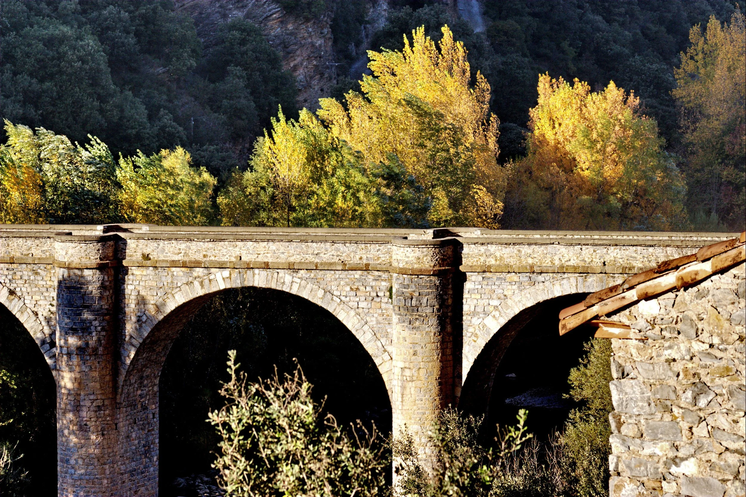 Le pont de Ceps en automne