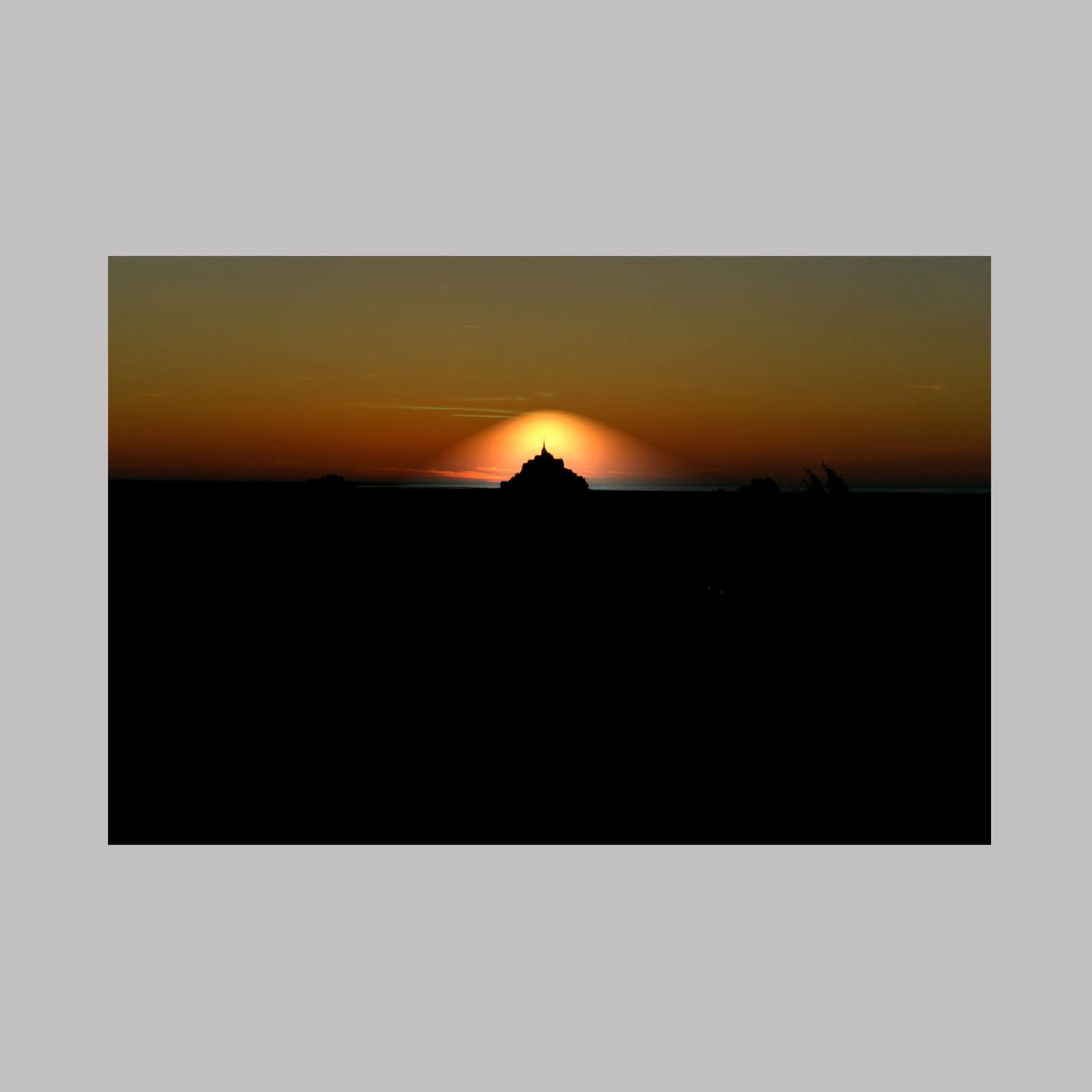 le mont st michel grijs.jpg