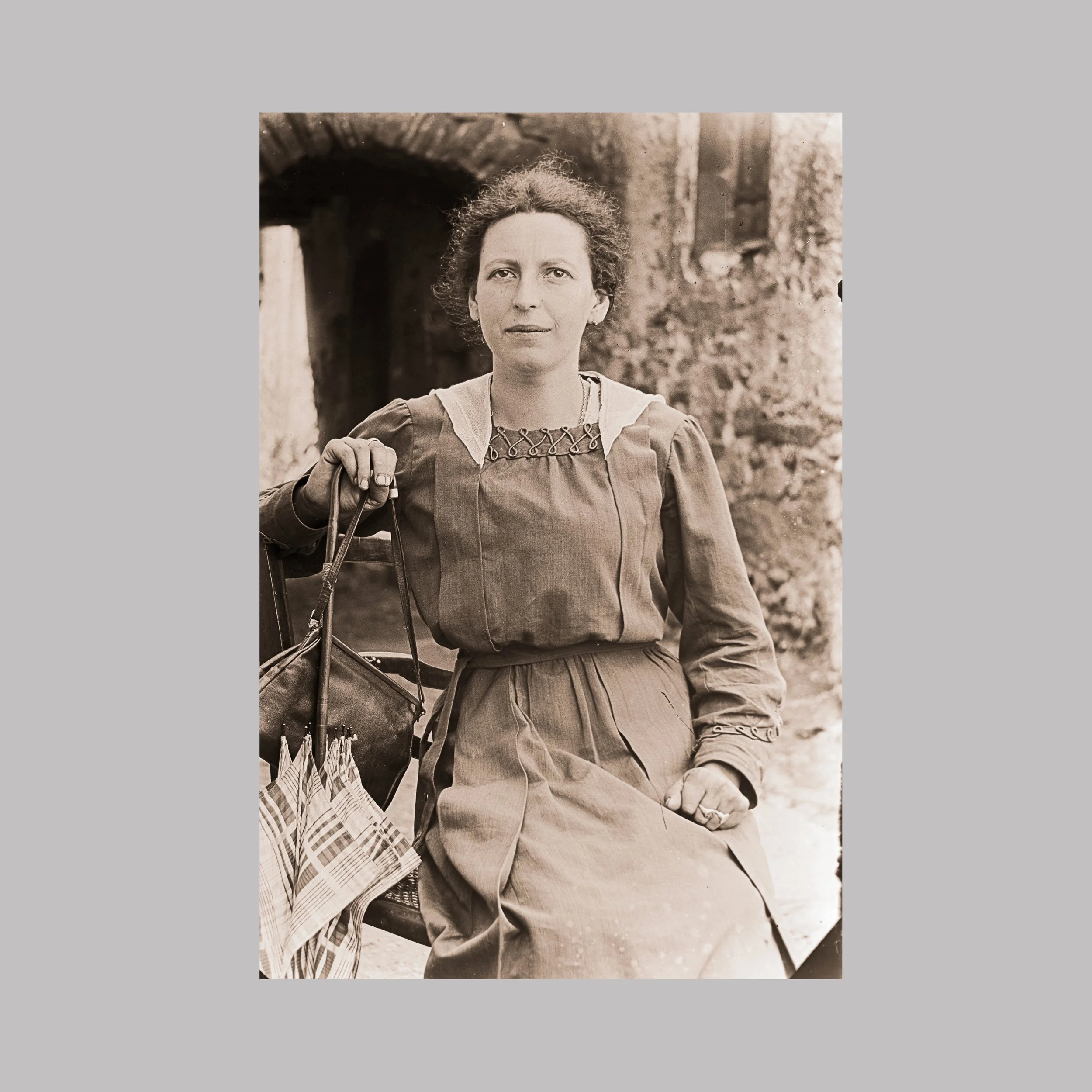 La femme au panier d’ombre et de lumière