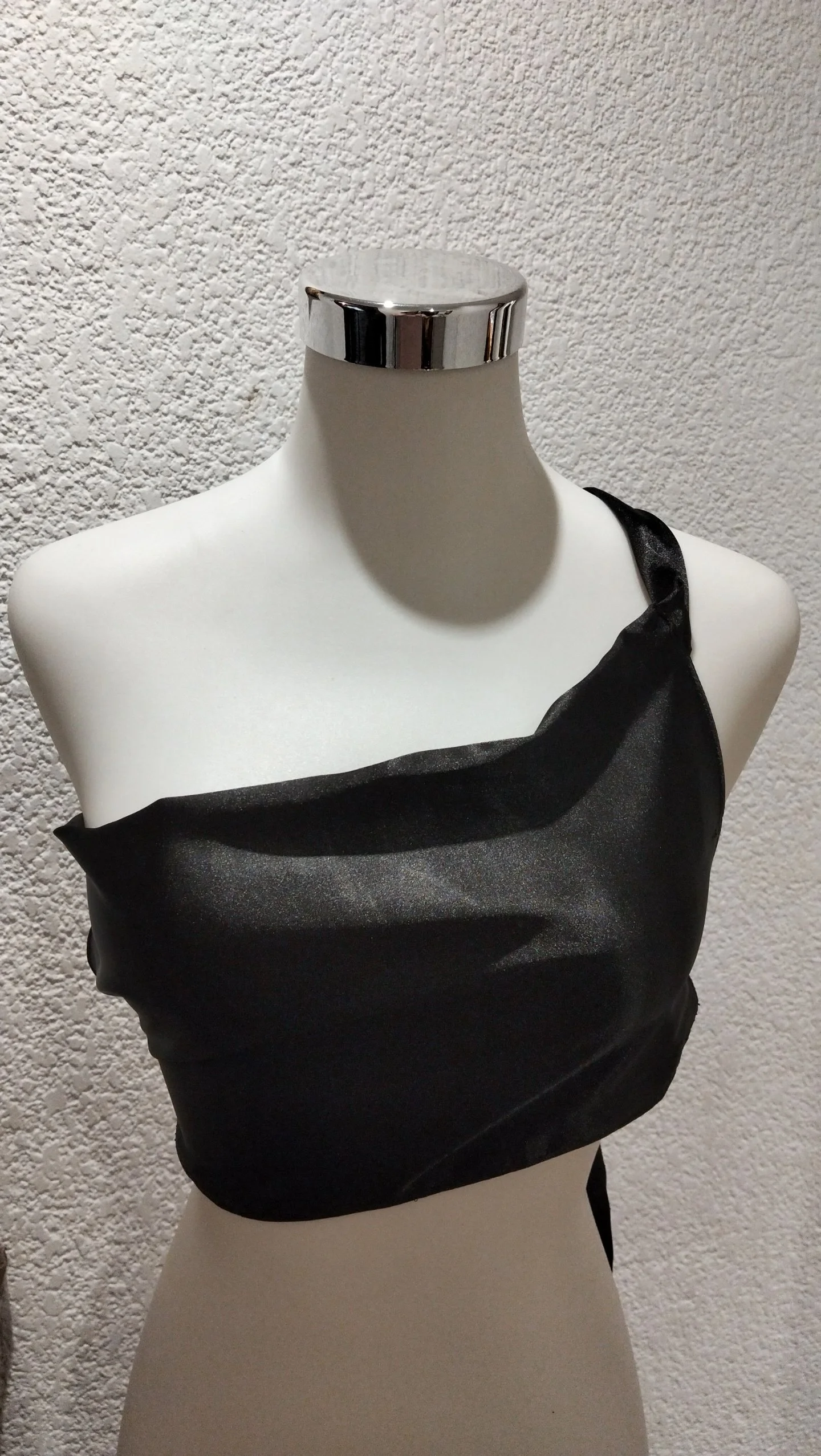 Top negro multiposición.