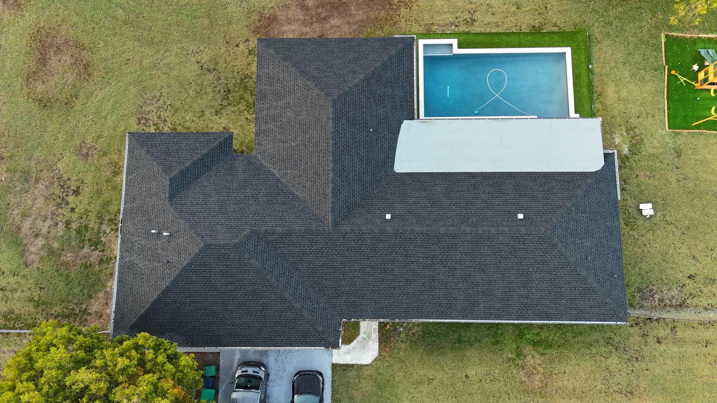 Daniela - Charcoal shingle.JPG