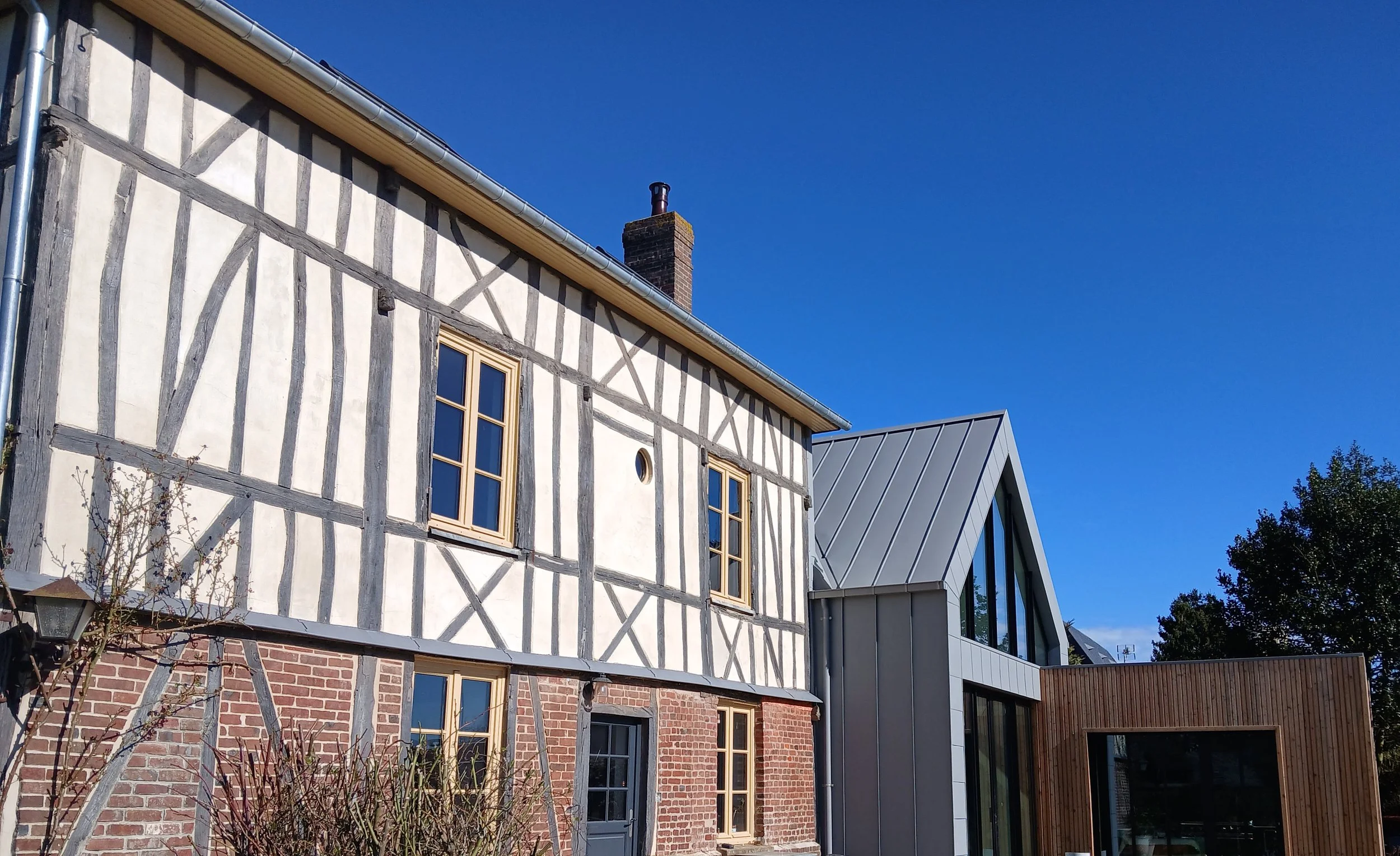 MAISON MESNIL