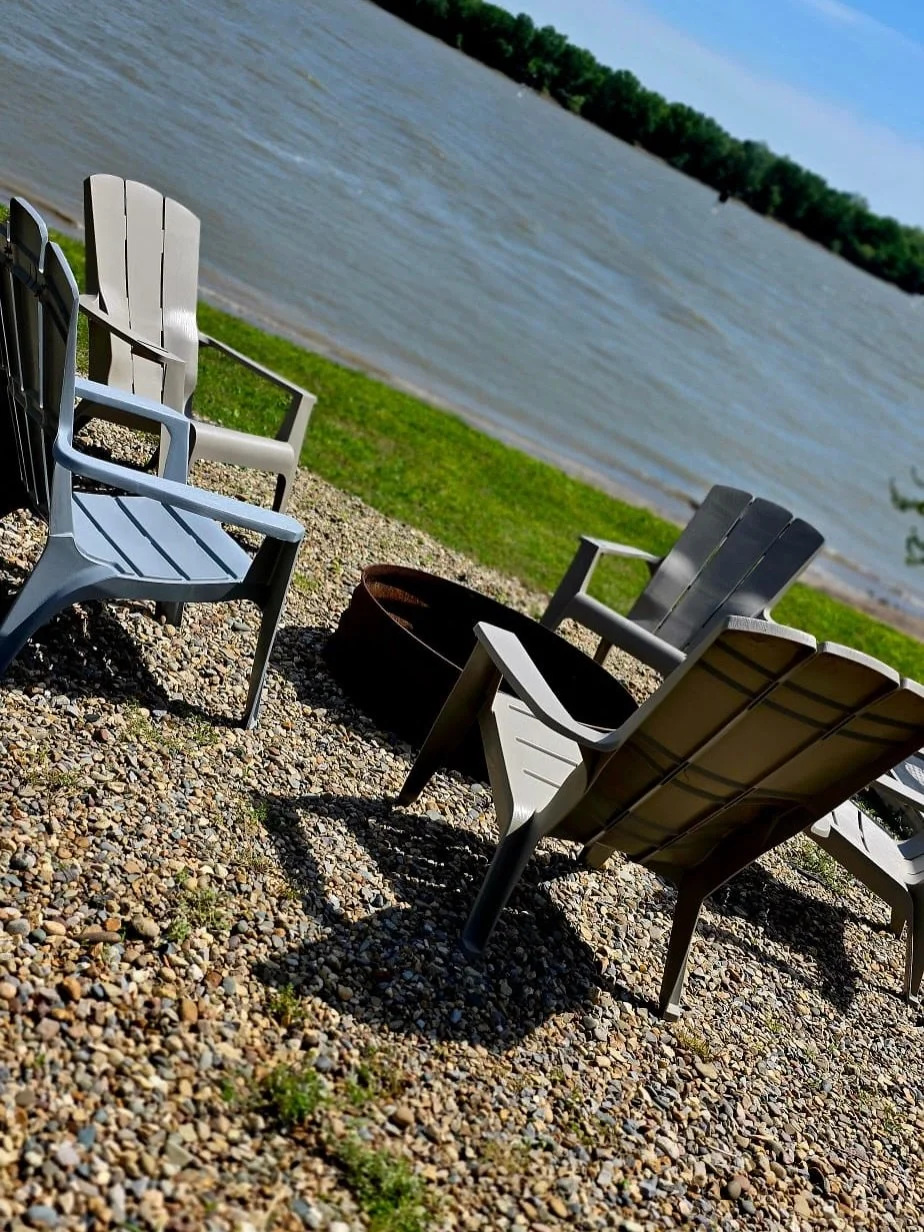 You get one spot for the entire weekend&hellip; 👀

Where are you spending all your time?
☕ the porch
🔥 the fire pit
🛋️ the living room
🛏️ the bedroom

Pick your spot below &darr;

Book the ShadeRock cabin now through www.stayshawnee.com

#shawnee
