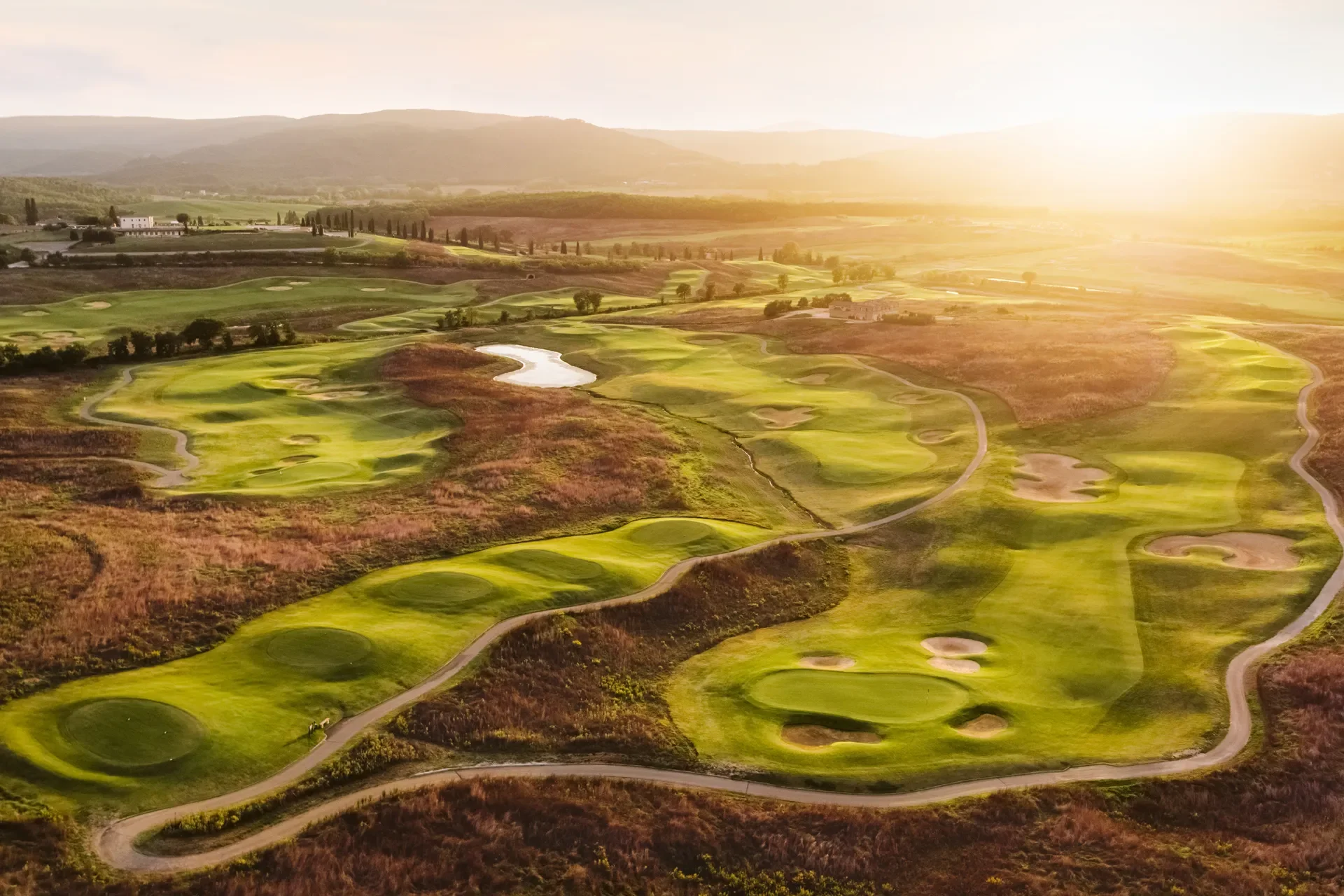 Experience Royal Golf La Bagnaia: Tuscany’s Luxury Golf Escape ⛳🍷