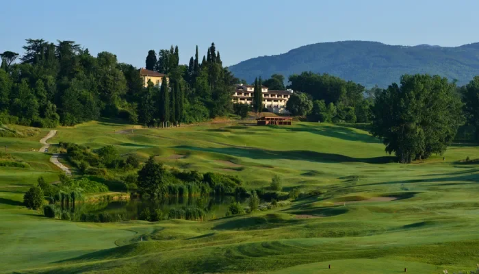Discover Poggio dei Medici Golf Club: Tuscany’s Premier Golf Destination ⛳🍷