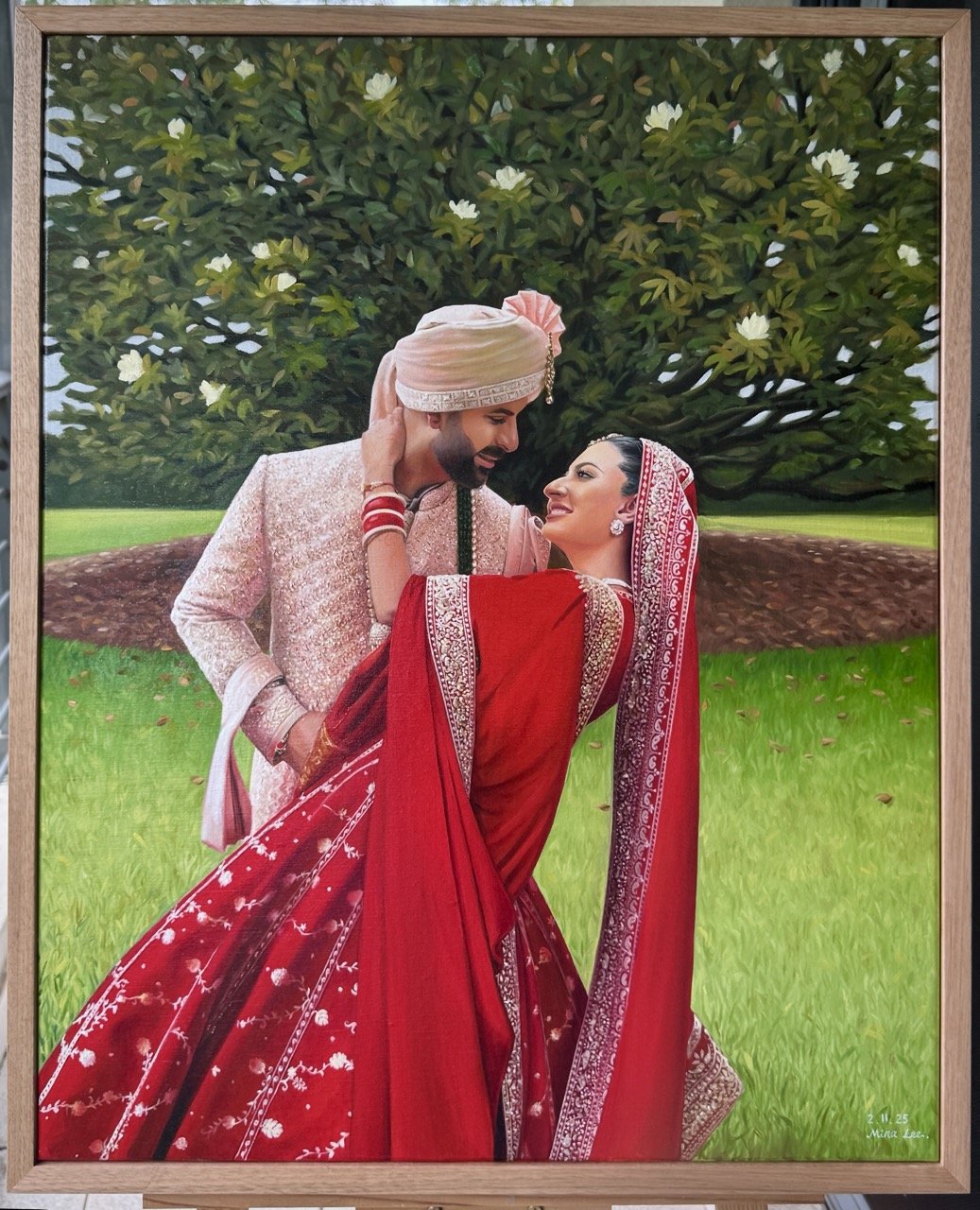 live wedding painting with floating frame display
• live wedding painting in Sydney reception scene
• bride and groom live painted oil artwork
• fine art wedding painting by Mina Lee
• wedding painter working live at Sydney venue