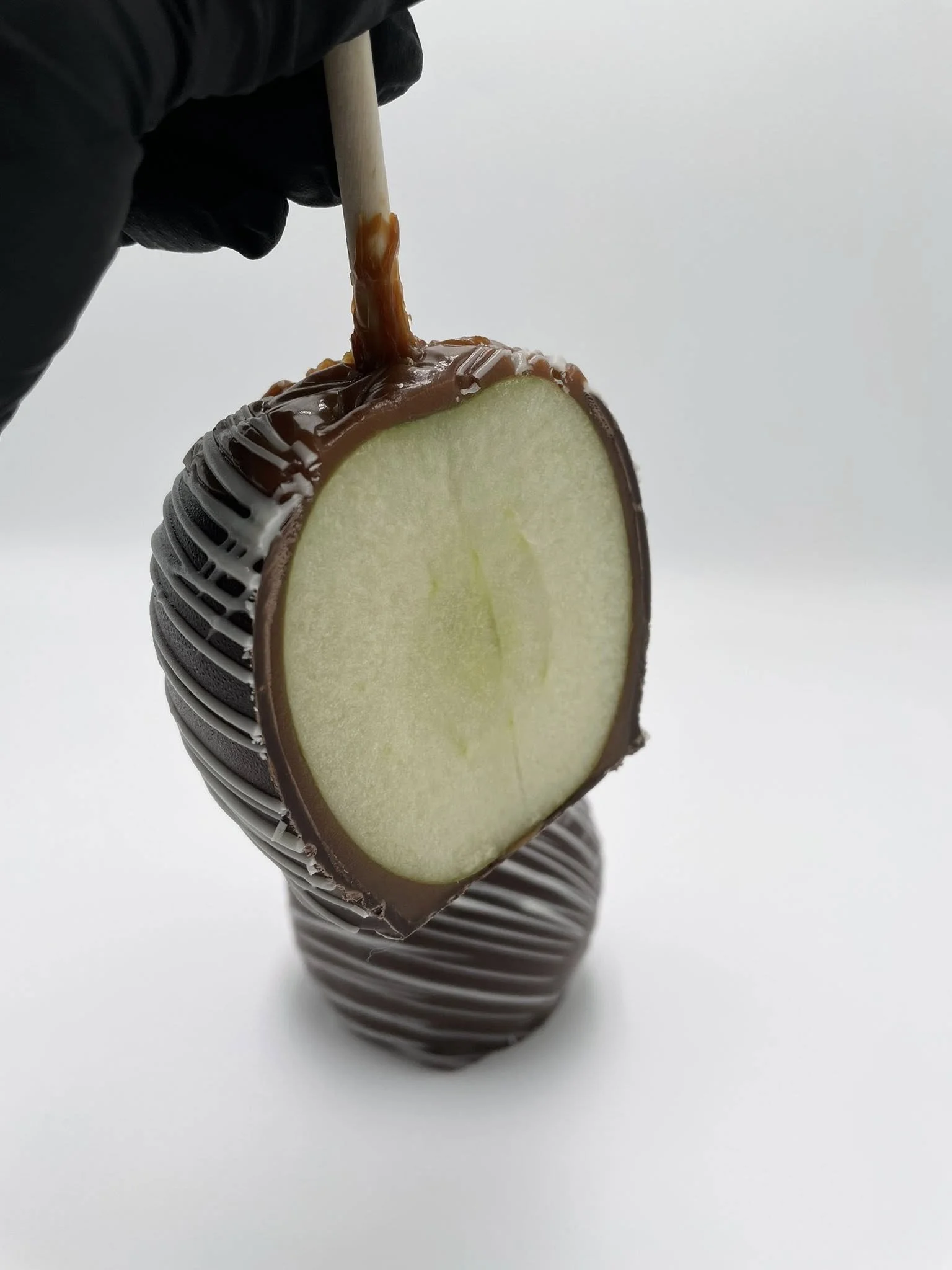 Dark choclate White choclate Gourmet apple pic 4.jpg