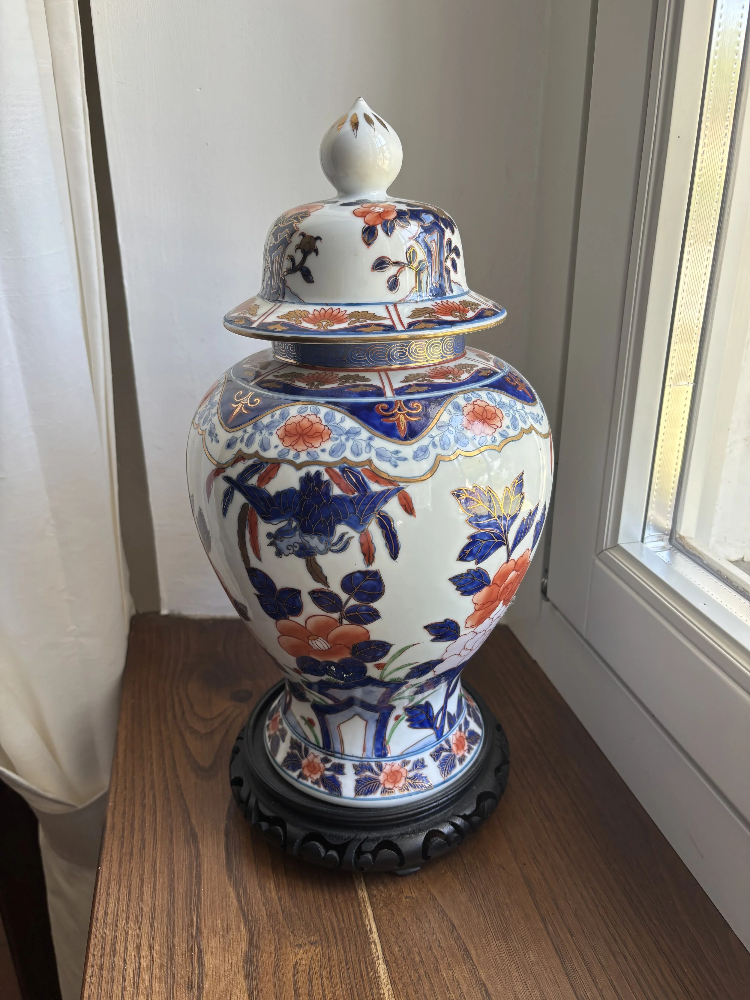 Chinese vase in Imari style, China, 19th century