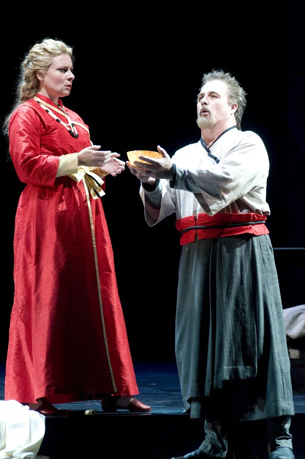 Annalena Persson (Isolde) and Clifton Forbis (Tristan) in Wagner's Tristan und Isolde, 2010. © Rozarii Lynch
