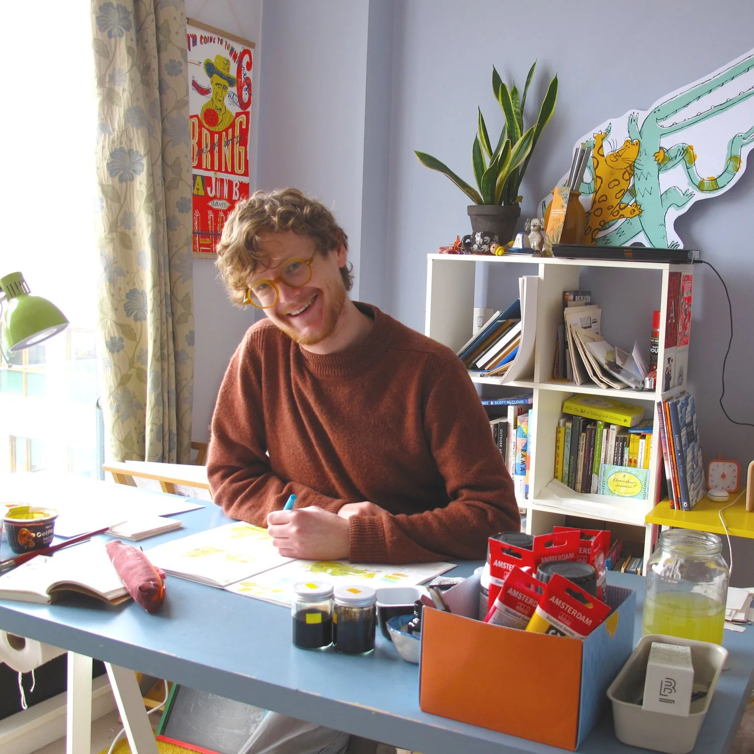 Keeping busy in my cosy little Cambridge studio - here's a little snoop into my favourite drawing space ✨
I have been busy drawing for my own projects and teaching the wonderful students at @csacbi recently. I'm so grateful for these amazing opportun