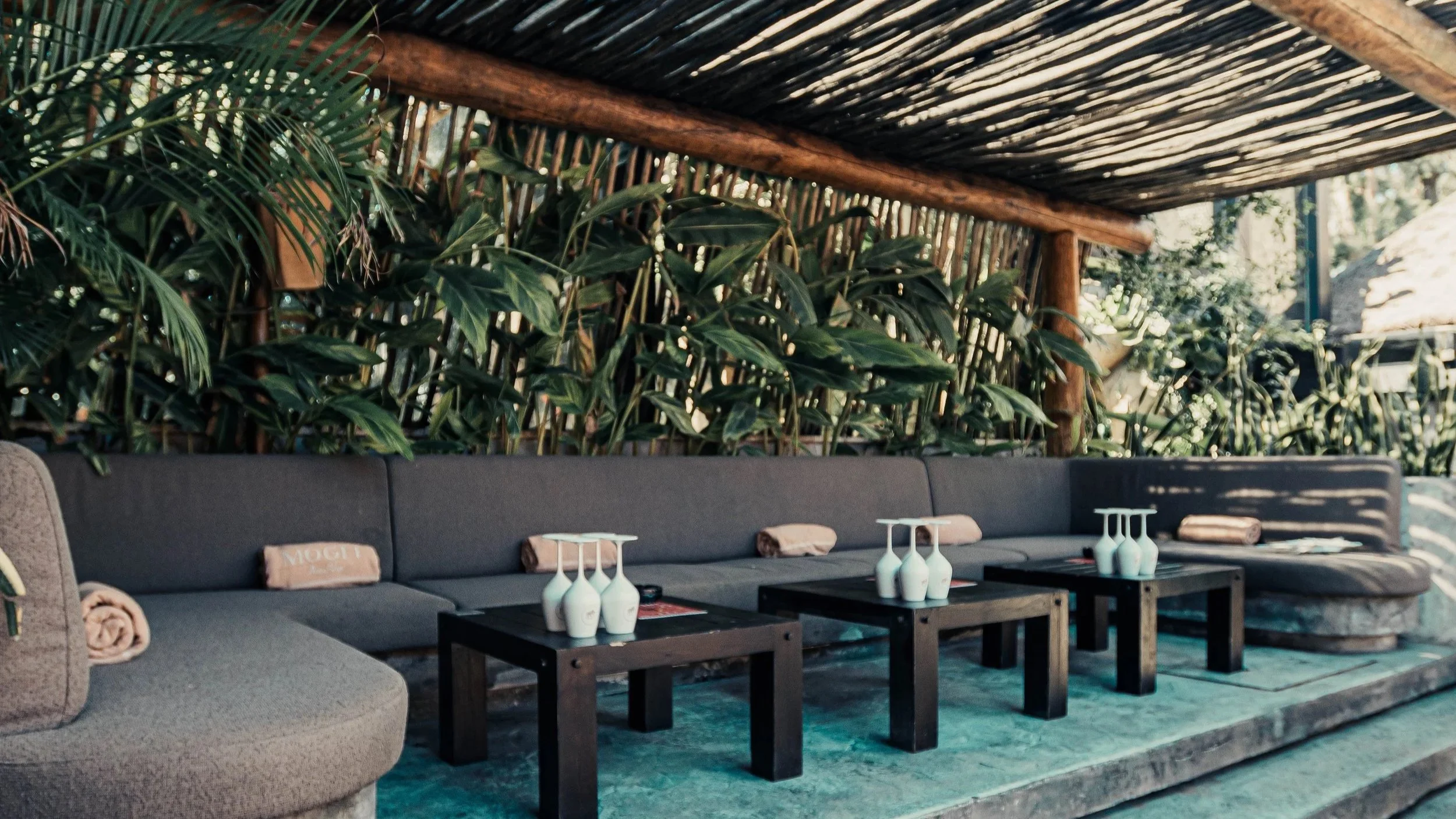 Searching for the best pool club experience in Marbella?
Discover Mogli Marbella: a stylish destination where poolside relaxation meets music, drinks and the unmistakable energy of the Costa del Sol. Come for the sunshine and stay for the atmosphere.