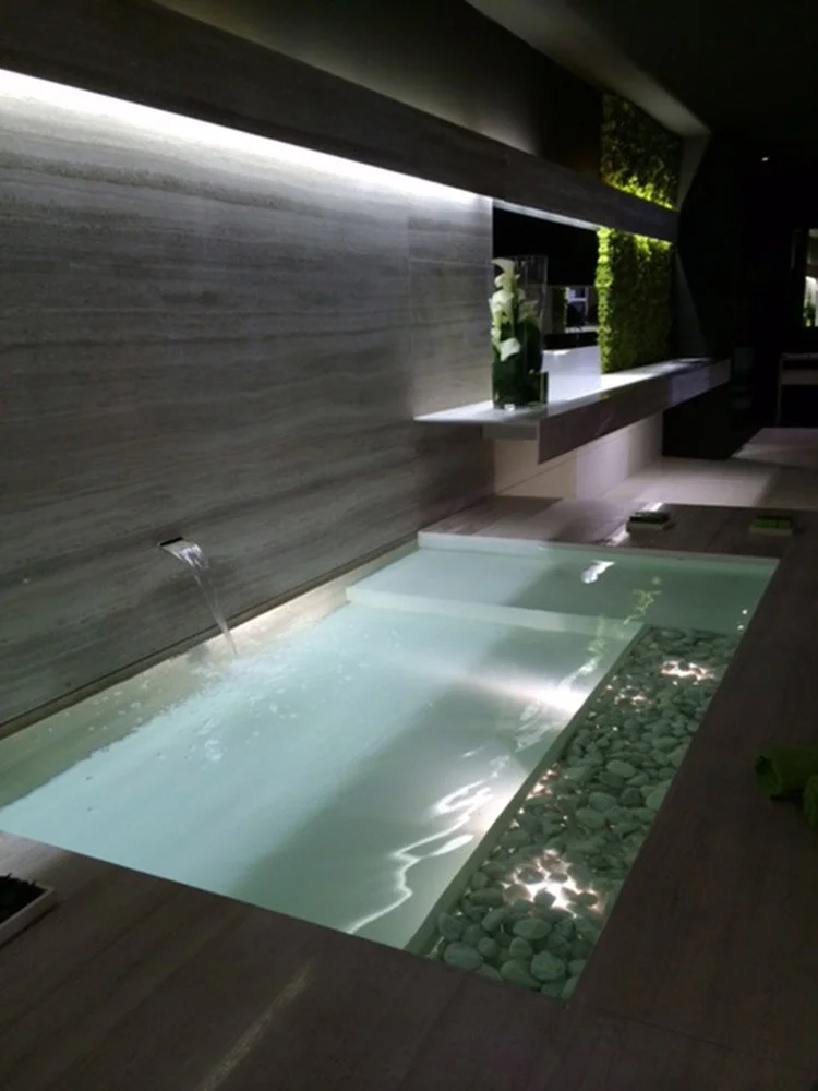 bathroom2.jpg