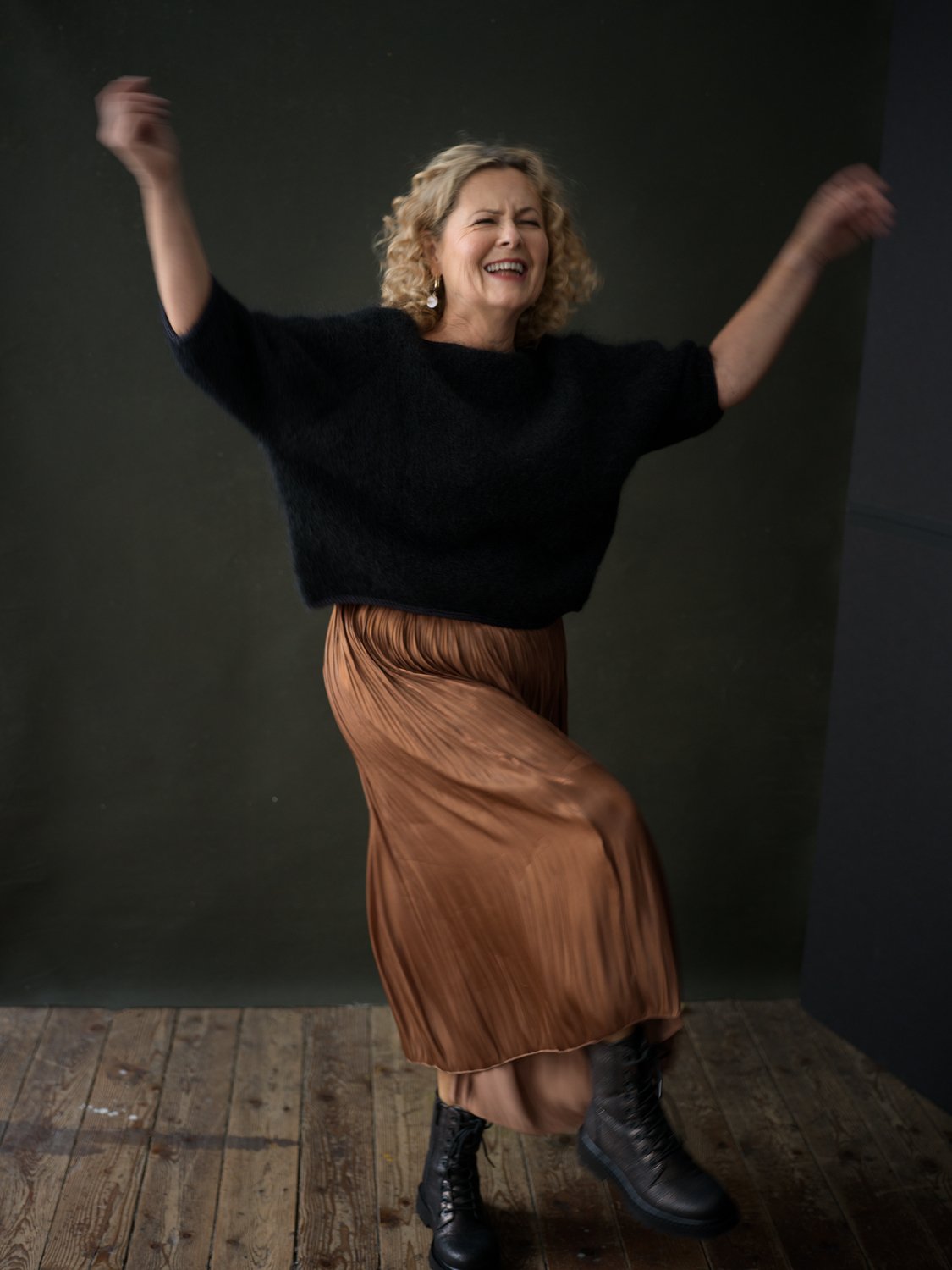 Portrait Margit, UNVERSTELLT-Session, Portraitsession, Studiofotografie