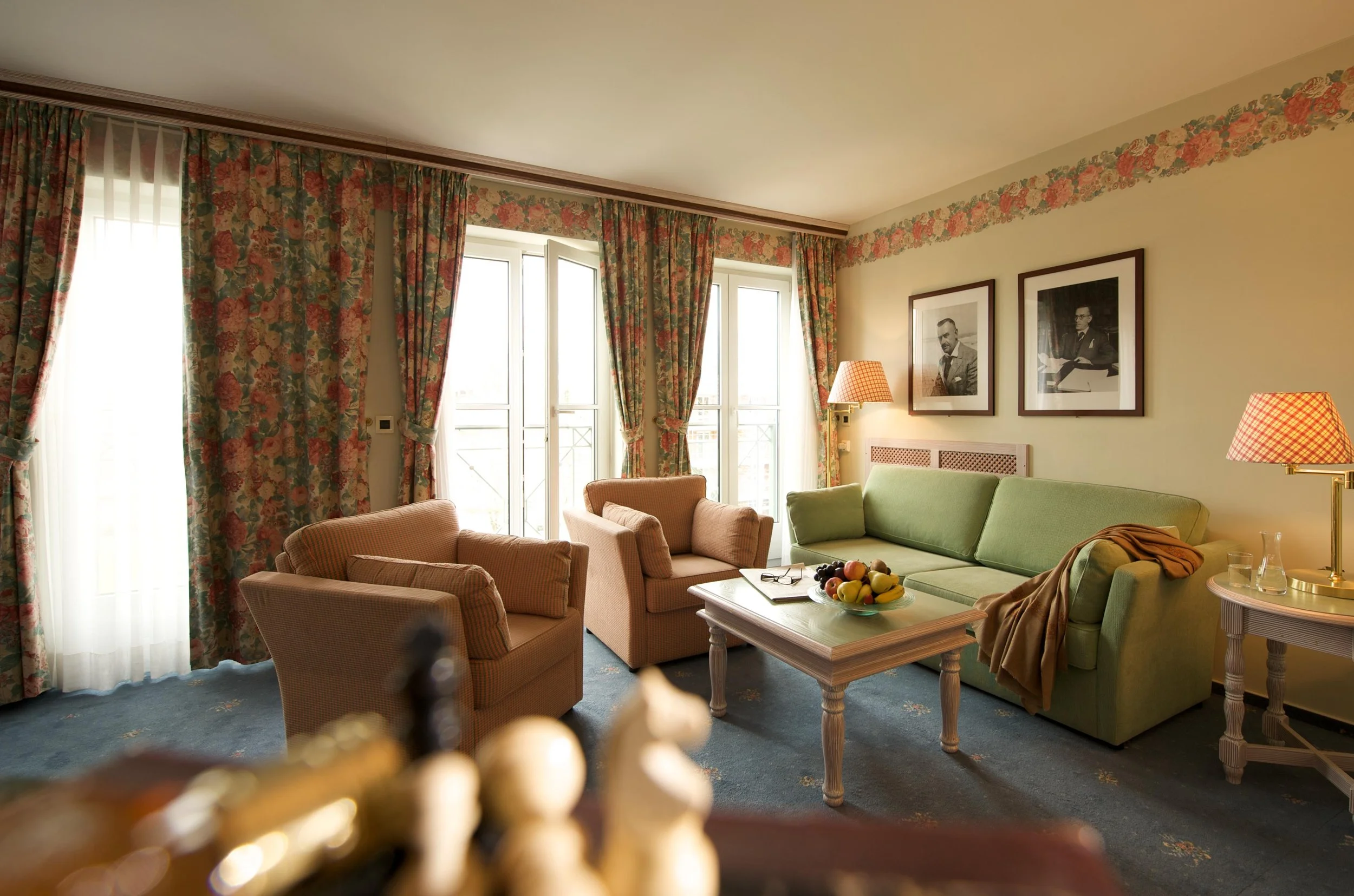 Ein gemütlich eingerichtetes Hotelzimmer (Jodquellenhof)