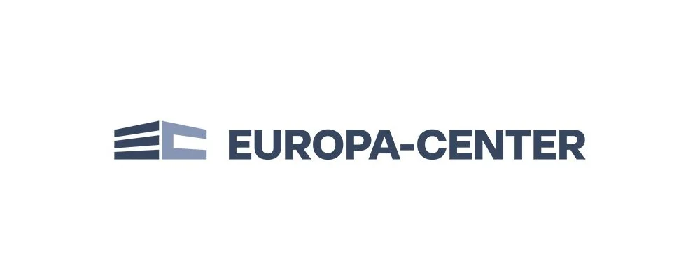 Das Logo des Europa-Centers mit einem stilisierten Gebäudesymbol und dem Text 'EUROPA-CENTER' in dunklem Blau.