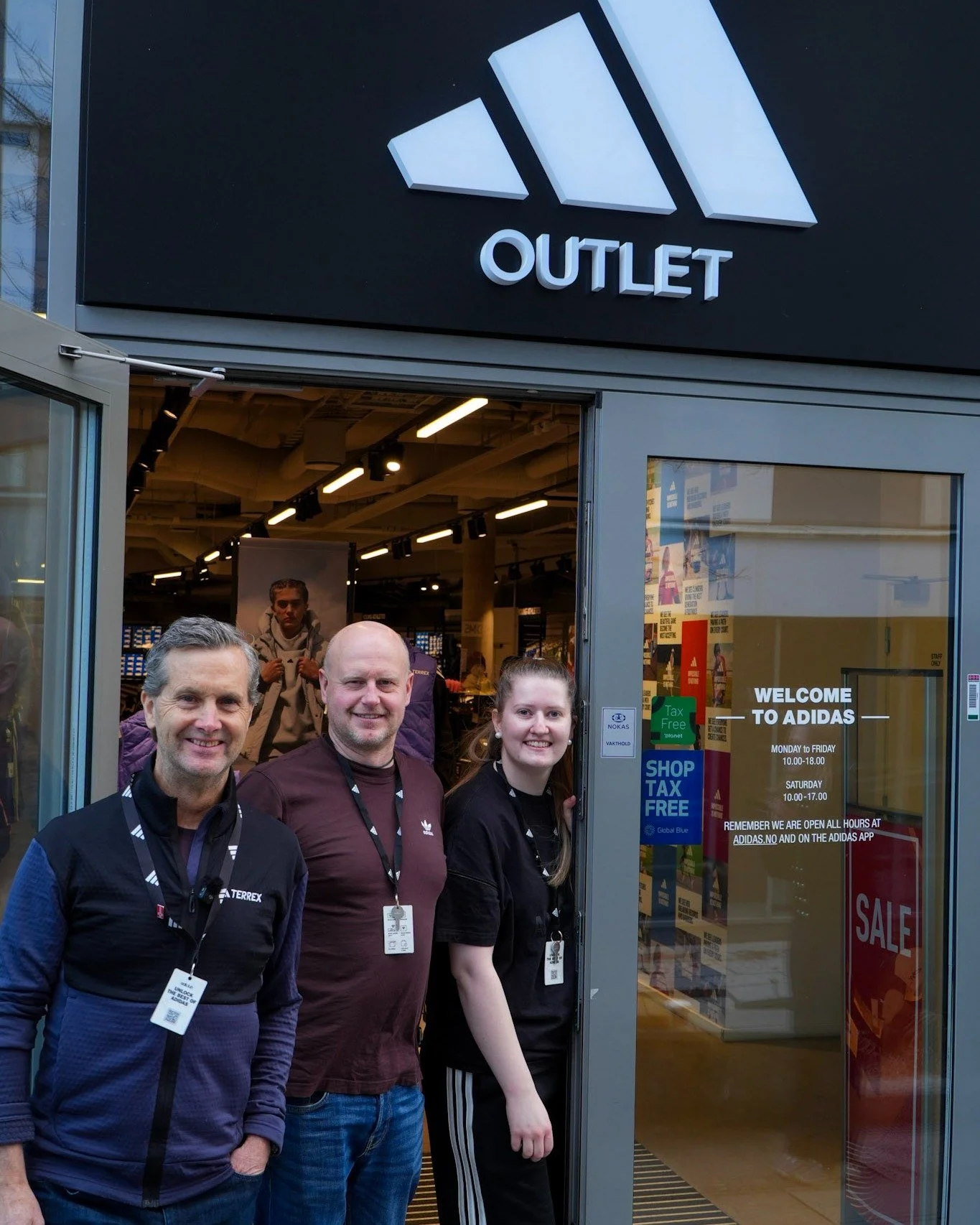 Det er menneskene som gj&oslash;r Sydsiden til Sydsiden 💛

Denne fine gjengen &oslash;nsker dere alle en riktig god p&aring;ske og en fin h&oslash;ytid 🐣✨
.
.
.
#GodP&aring;ske  #H&oslash;ytid #MenneskeneBak #Lillestr&oslash;m #GodStemning