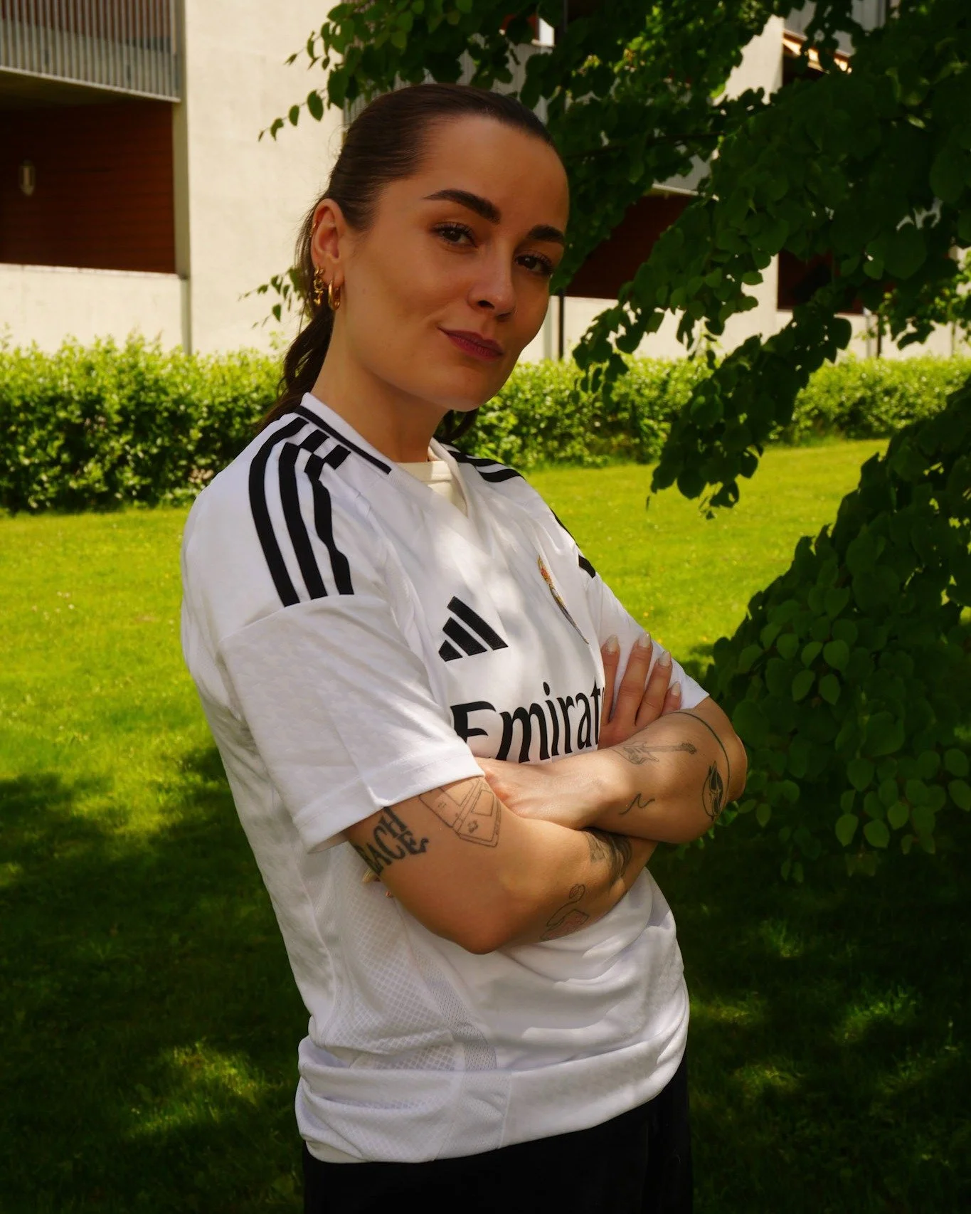 ⚽️👕 Fotballtr&oslash;yeFredag er her! 👕⚽️

Ta p&aring; deg din favorittdrakt og vis st&oslash;tte til barn og unge rammet av kreft 💛
Vi er alle p&aring; samme lag i kampen mot barnekreft.

Hos Adidas Outlet p&aring; Sydsiden finner du masse fine f