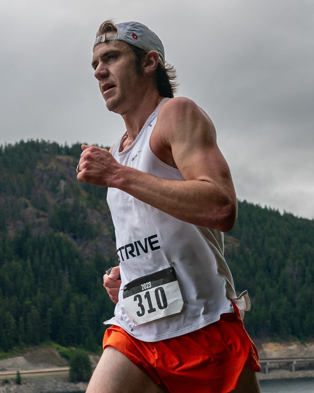 Marathon and Half Runners along Lake Kachess in Washington at the Downhill Super Series | Super Hyak, Cascade Express, Jack & Jill Course