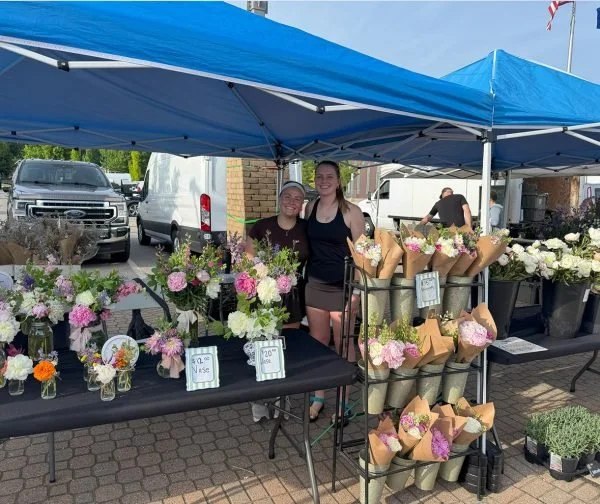 about-flowers-market-600x504.jpg