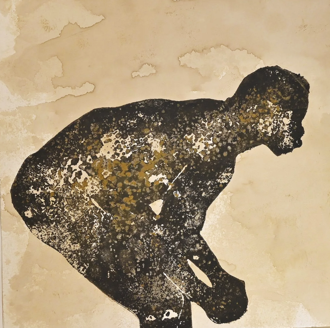 Peinture de l'artiste Pavan représentant la silhouette noire d'un homme de profil, un lutteur en position accroupie, sur fond beige.