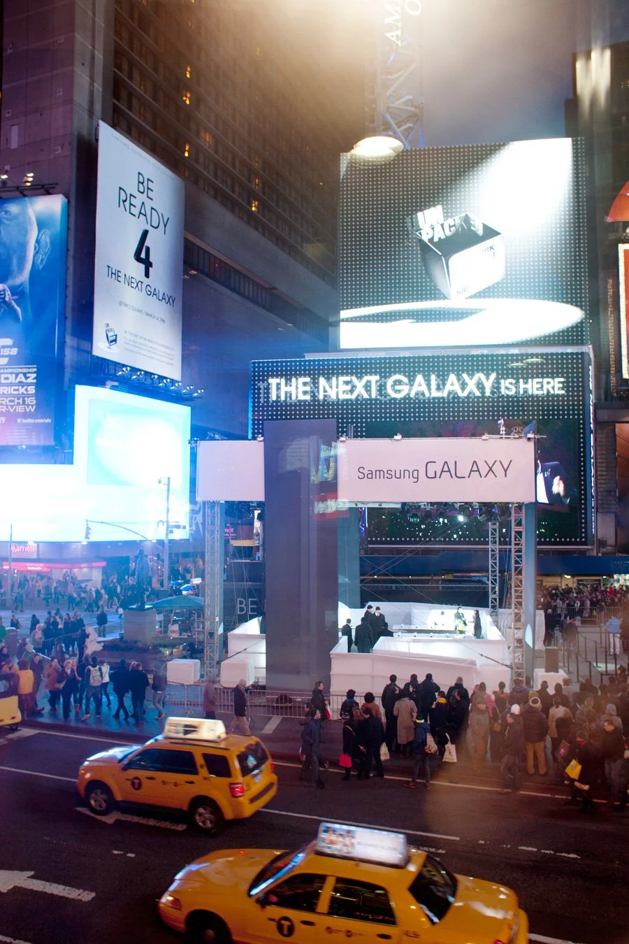 Samsung_Galaxy_4_Event (03-14-2013) 04.jpg