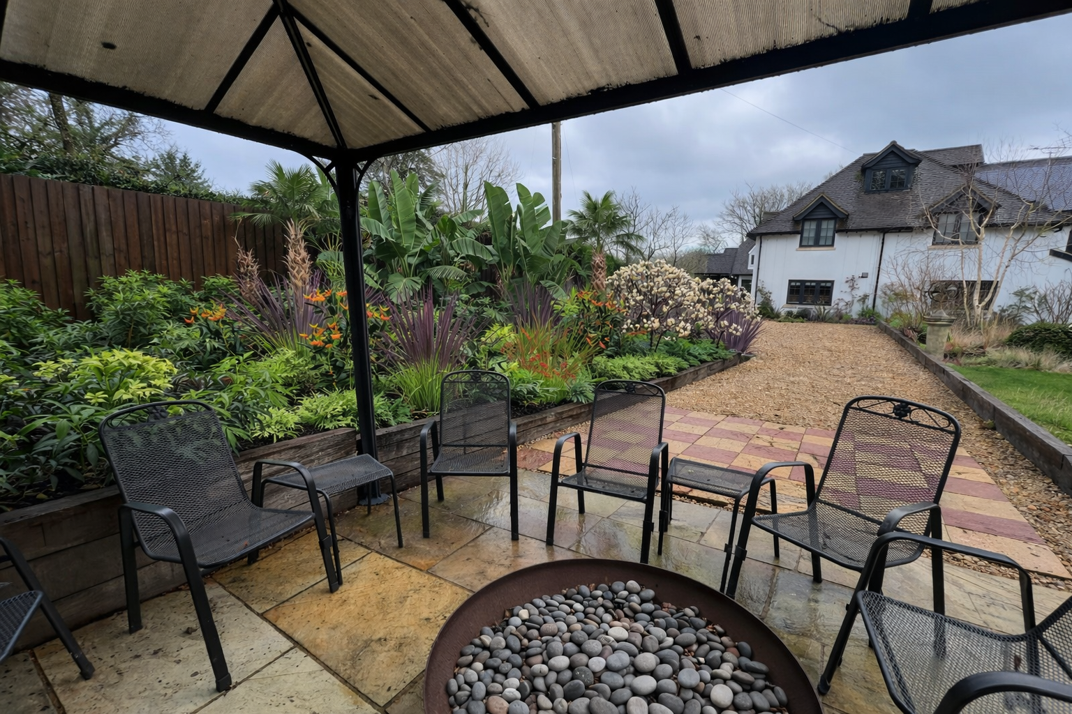 Outdoor Entertainment and Vibes