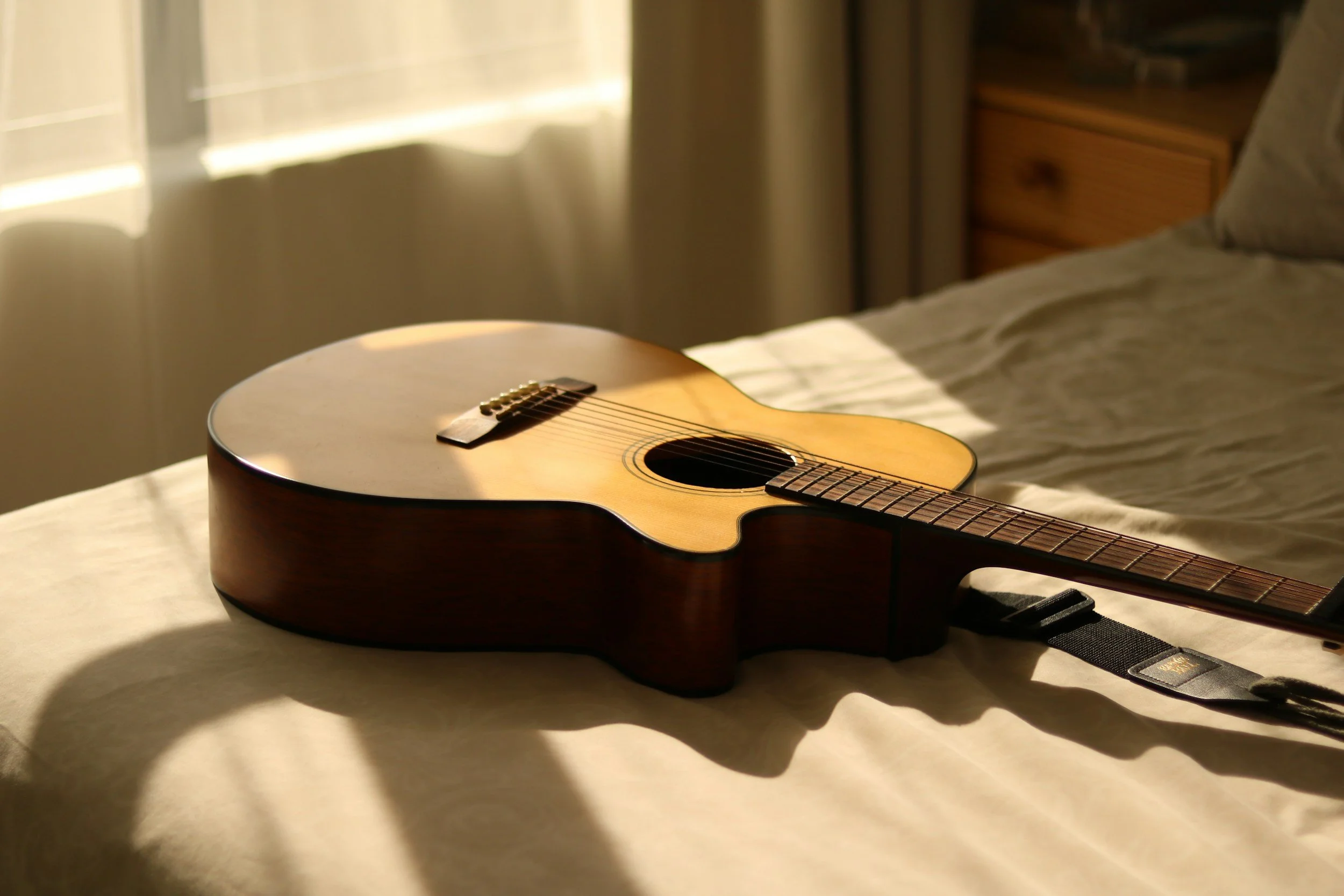 How to Protect Your Guitar in Hot Weather: Simple Tips for Beginners