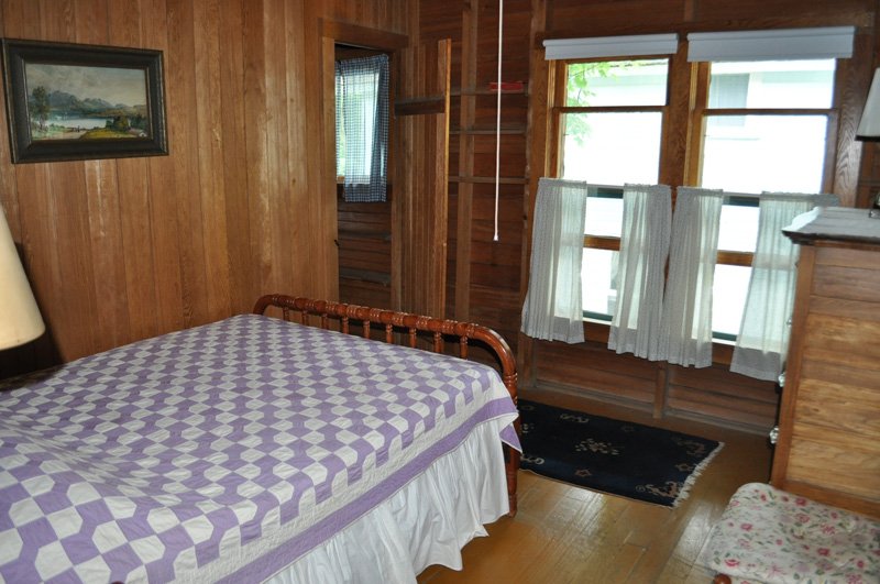 Middle Bedroom