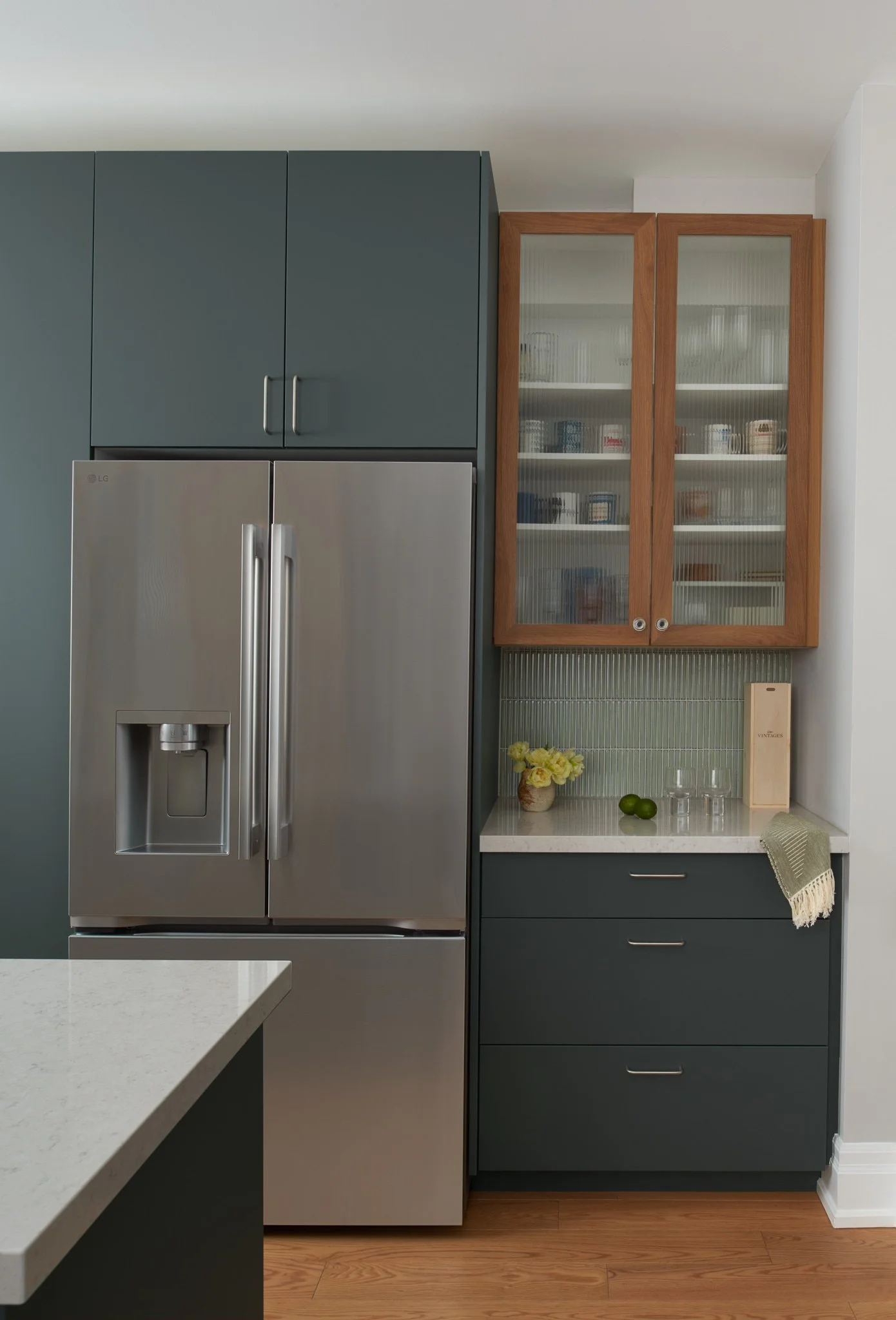 LaraMacInnis_18Olive_14_WebRes.jpg