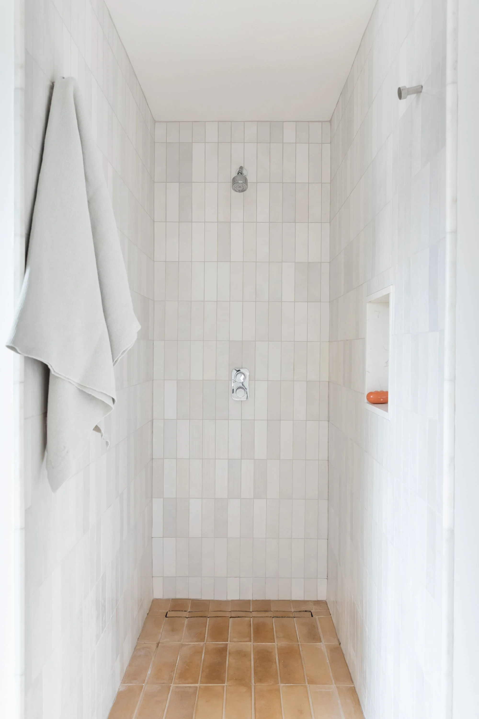 808P_02_bathroom 04.jpg