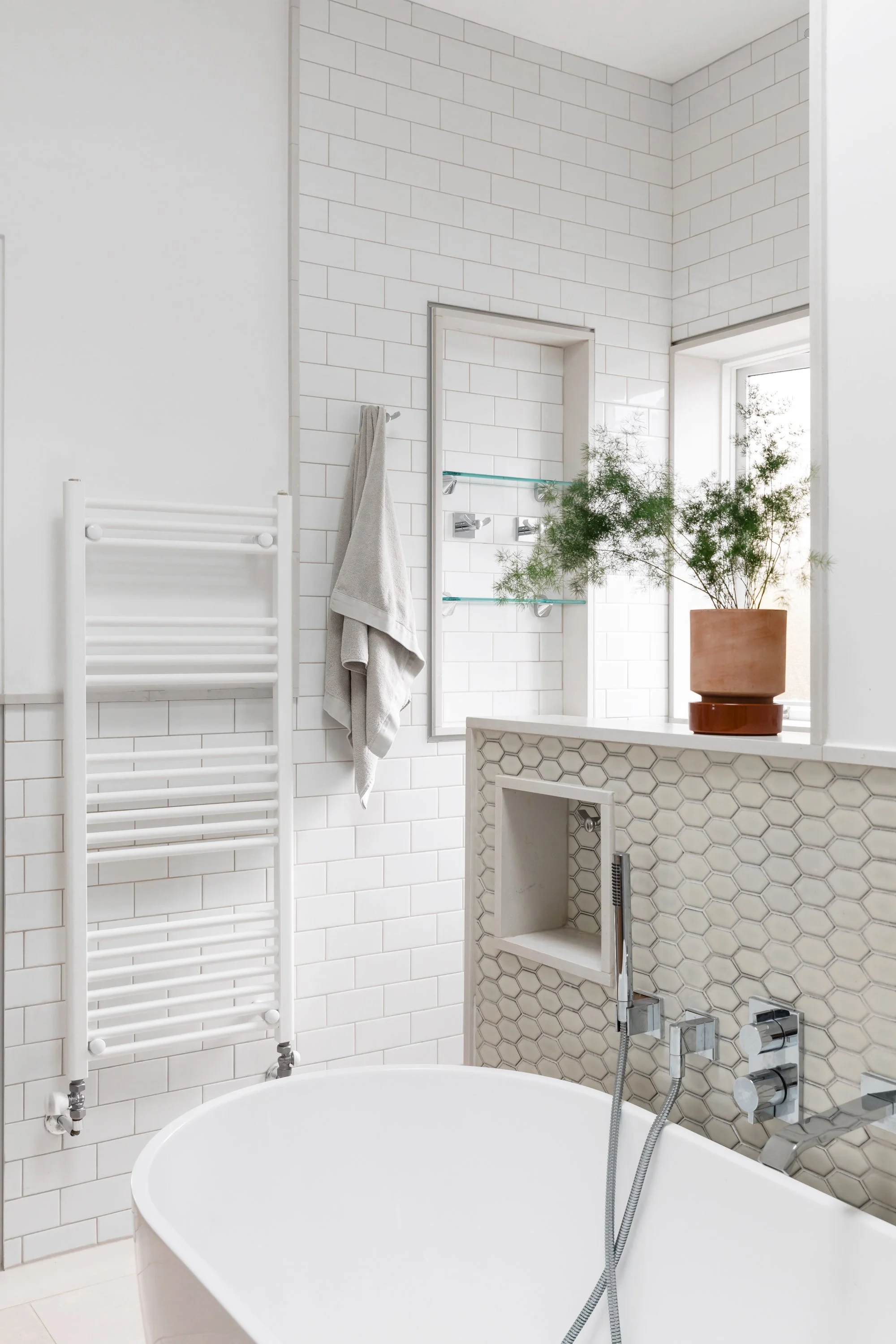 187A_bathroom tub shower 01.jpg
