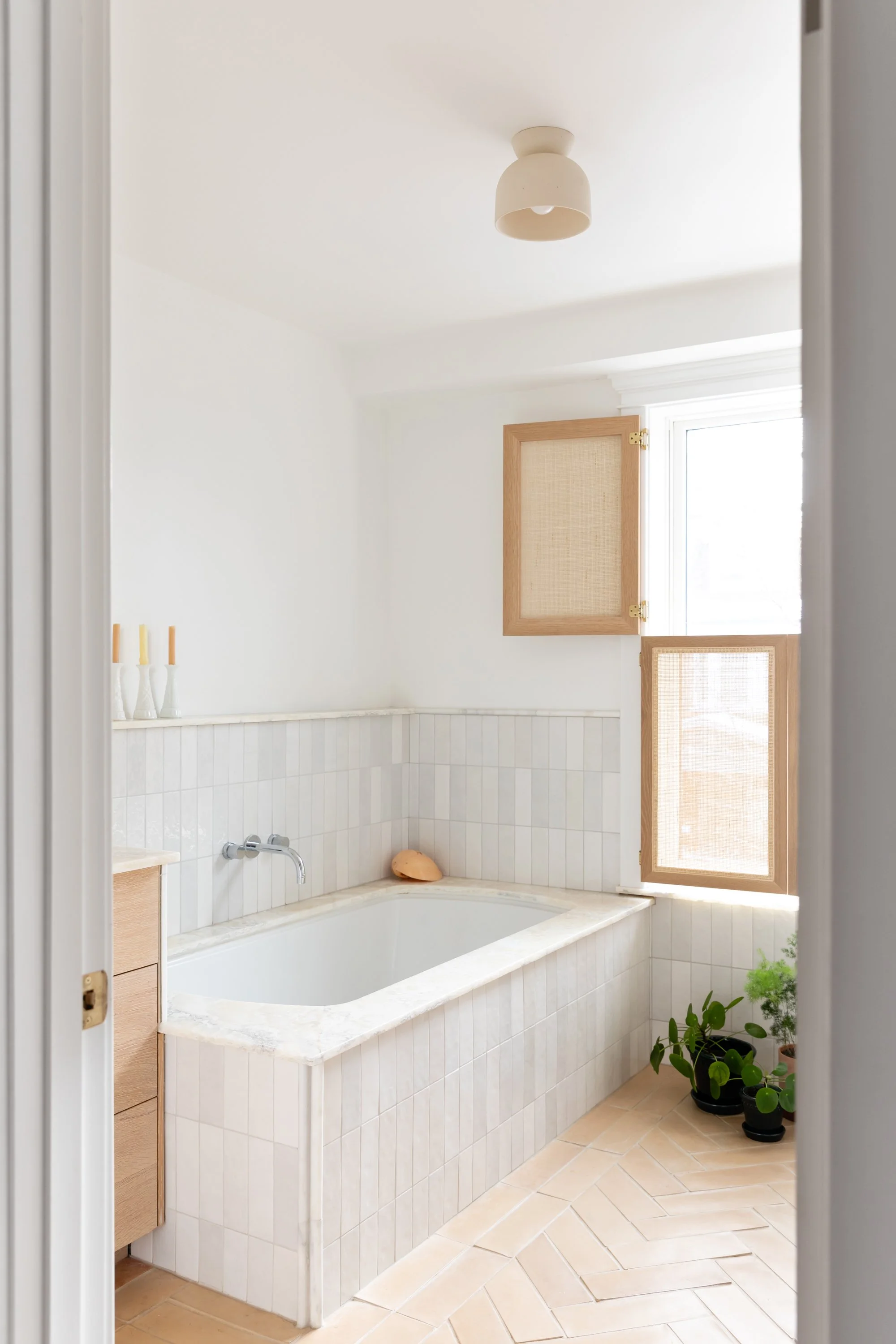 808P_02_bathroom 01.jpg