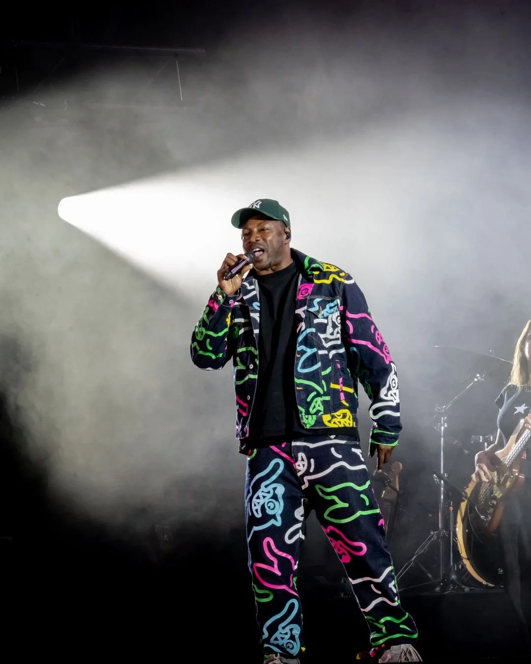 Ce sourire solaire, il garde exactement le m&ecirc;me sur sc&egrave;ne.
MC Solaar, Festivada, Rodez.
@mcsolaar @spotted @festivada

#MCSolaar #Festivada #Aveyron #concertphotography #spectaclevivant #livephotography