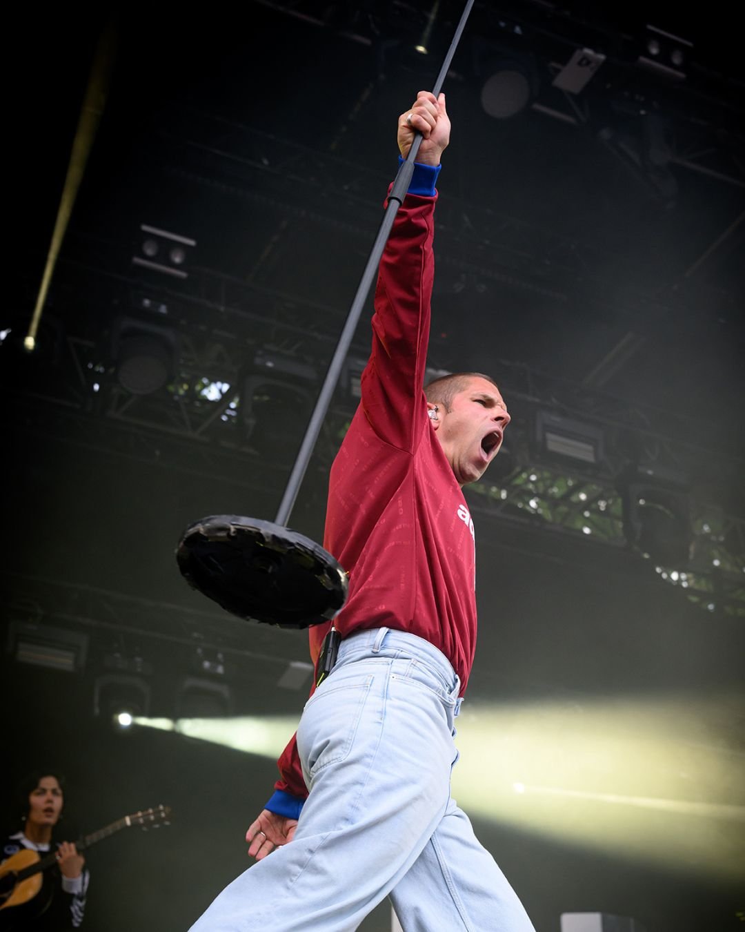Entre la s&eacute;r&eacute;nit&eacute; des loges et l'intensit&eacute; du live, deux visages d'un m&ecirc;me artiste.
Herv&eacute;,Festivada, Rodez.
@herve @spotted @festivada

#Herv&eacute; #Festivada #Aveyron #concertphotography #spectaclevivant