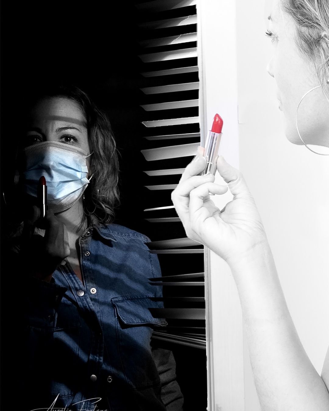 2020. En pleine pand&eacute;mie.
Quand nos visages ont disparu derri&egrave;re un masque.
Ce autoportrait parle de ce moment o&ugrave; l'on se retrouve.
S&eacute;rie "Ce qu'il reste" &mdash; Projets d'auteur.

#autoportrait #covid #libert&e